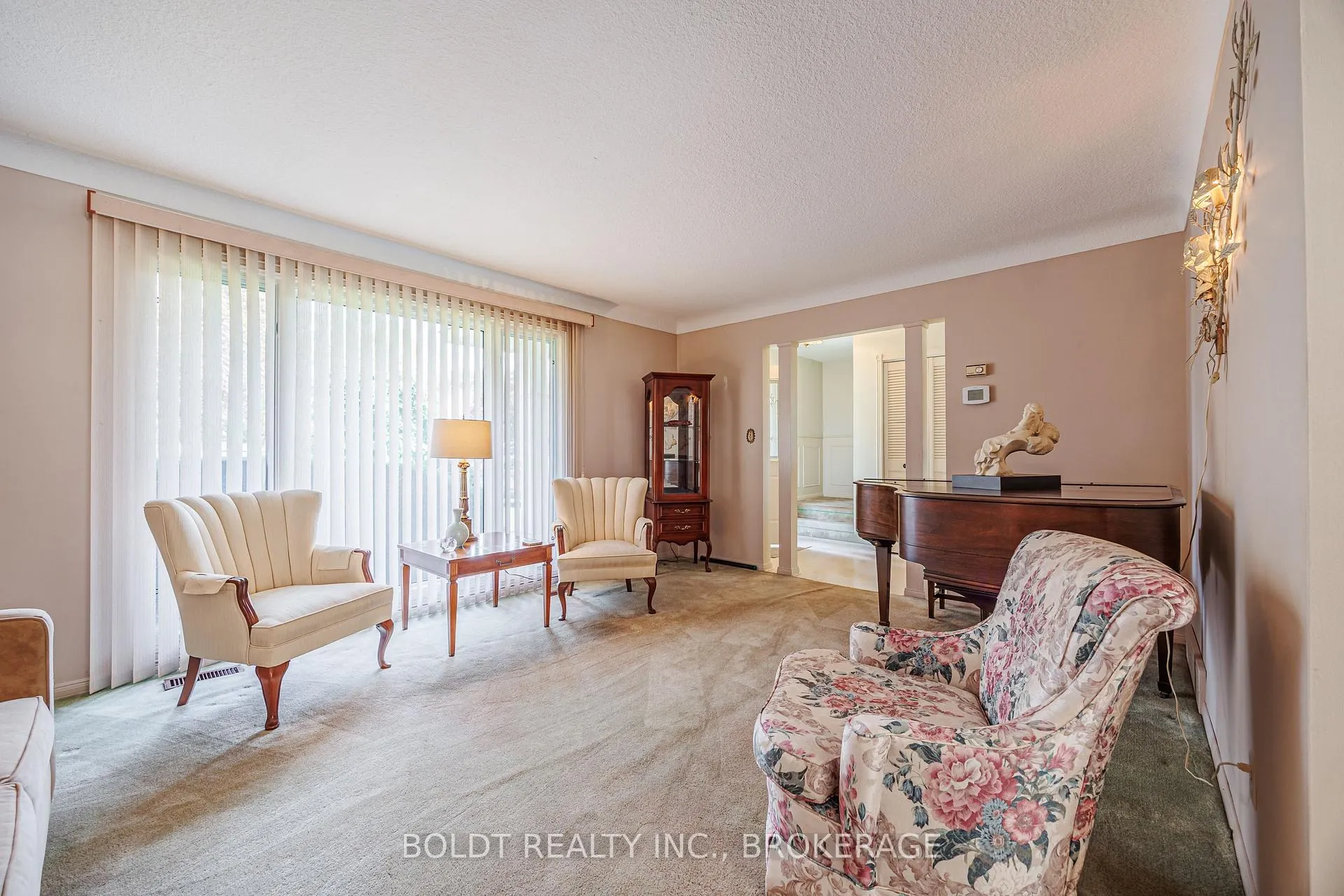 Photo 6 of 7 Mayholme Court, St. Catharines, Martindale Pond — HOMEH