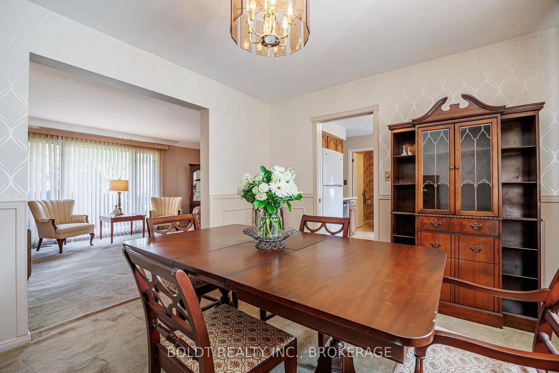 Photo 8 of 7 Mayholme Court, St. Catharines, Martindale Pond — HOMEH