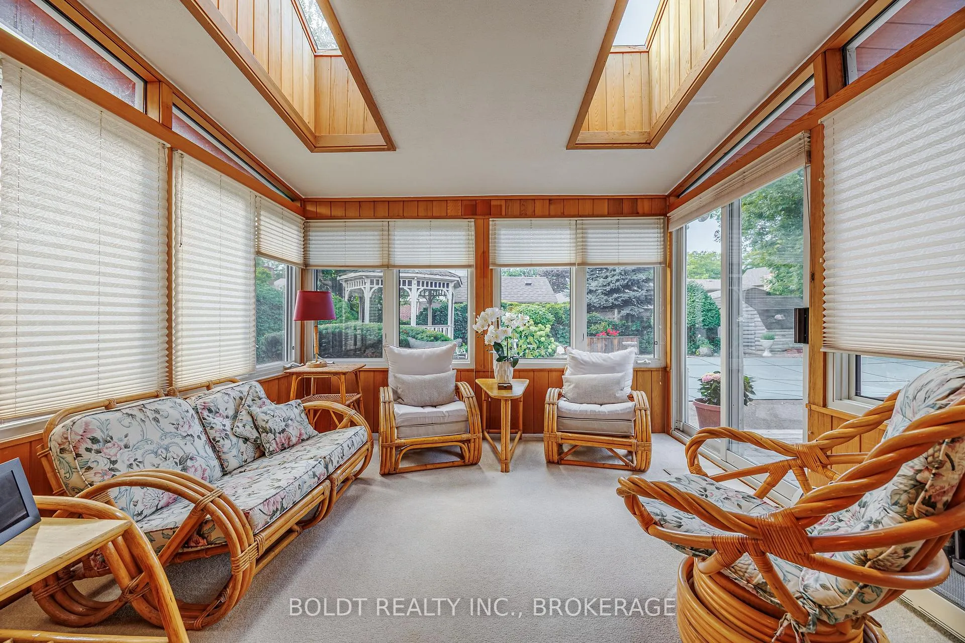 Photo 13 of 7 Mayholme Court, St. Catharines, Martindale Pond — HOMEH