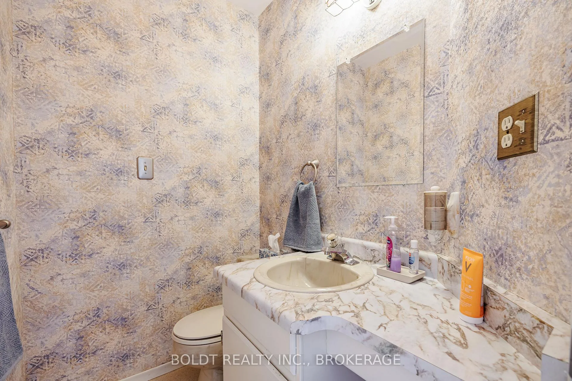 Photo 16 of 7 Mayholme Court, St. Catharines, Martindale Pond — HOMEH