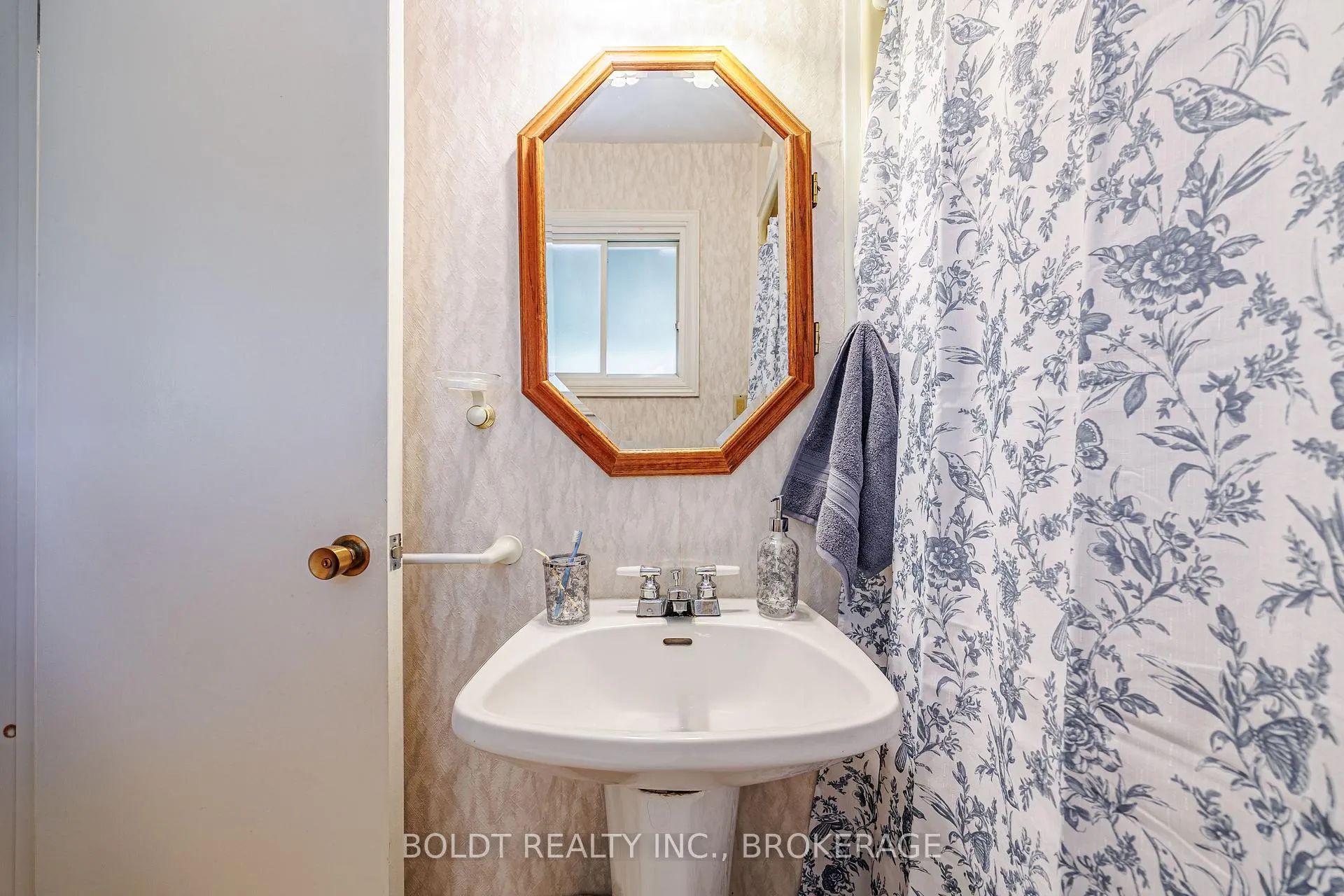 Photo 24 of 7 Mayholme Court, St. Catharines, Martindale Pond — HOMEH