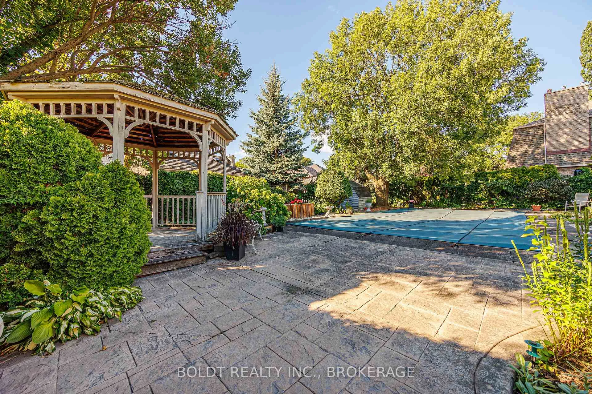 Photo 32 of 7 Mayholme Court, St. Catharines, Martindale Pond — HOMEH