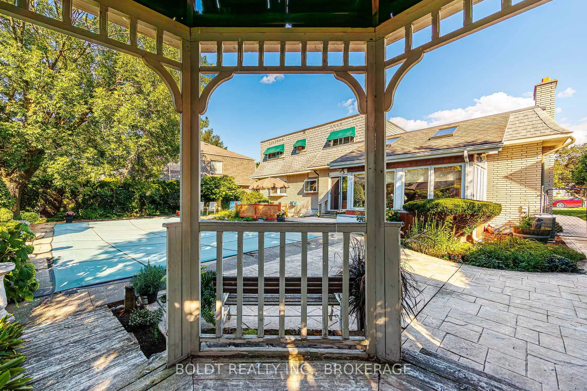 Photo 34 of 7 Mayholme Court, St. Catharines, Martindale Pond — HOMEH