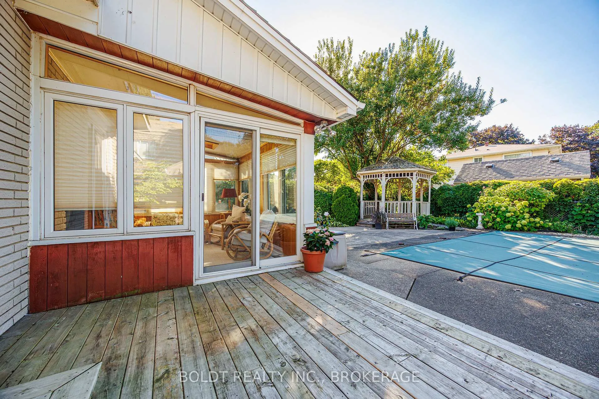 Photo 38 of 7 Mayholme Court, St. Catharines, Martindale Pond — HOMEH