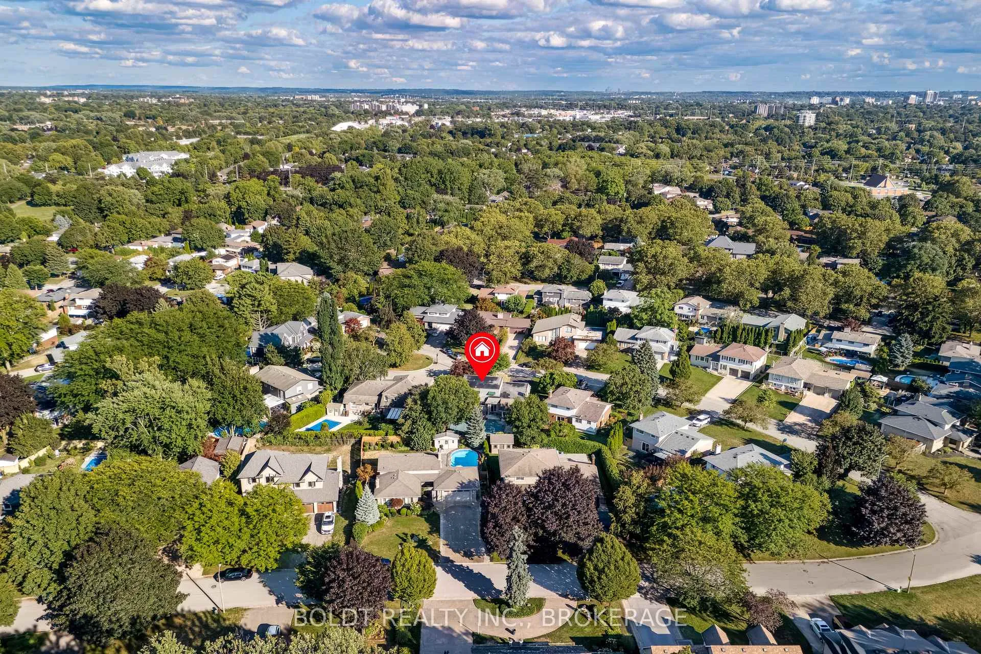 Photo 43 of 7 Mayholme Court, St. Catharines, Martindale Pond — HOMEH