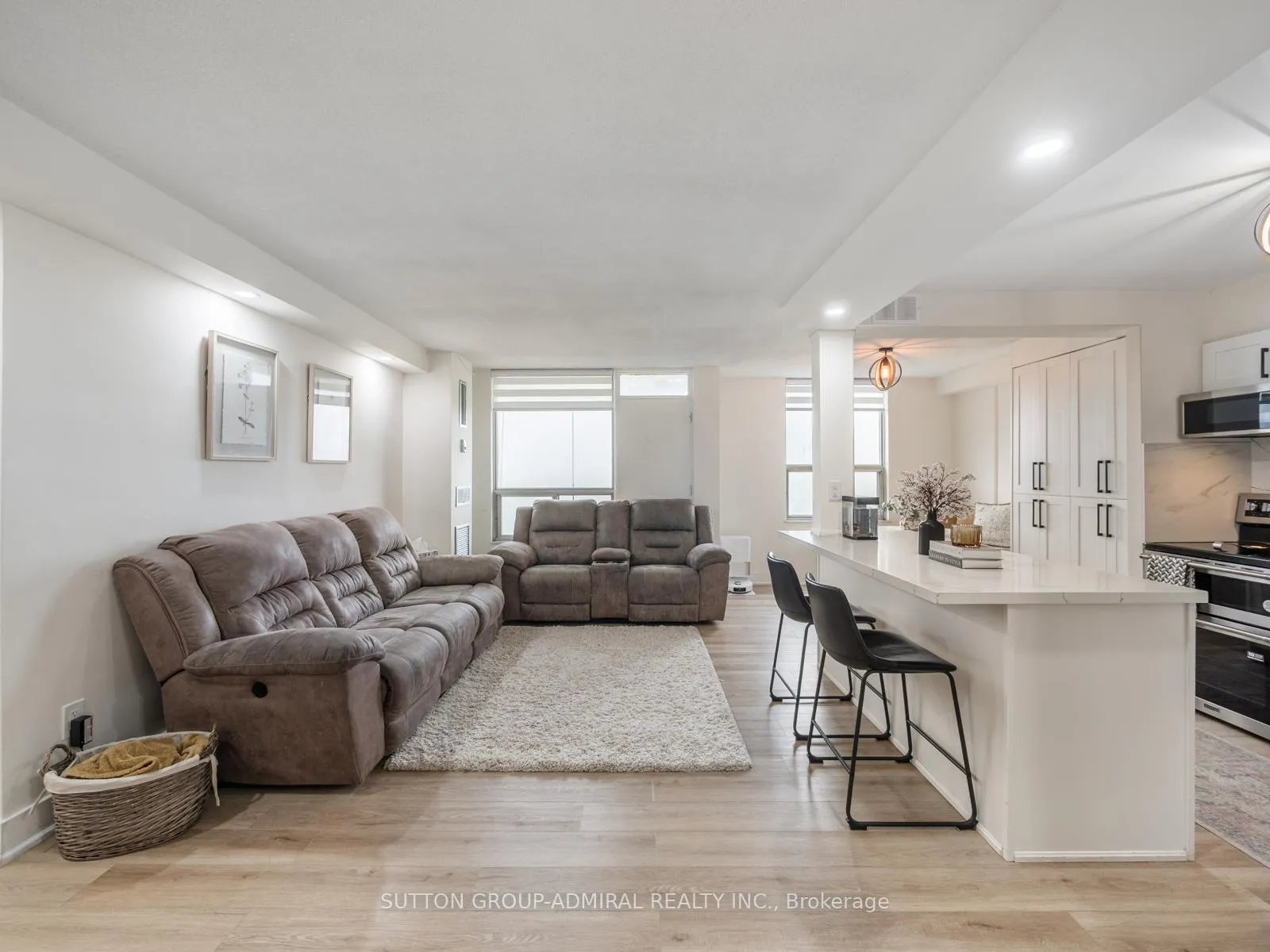 Photo 4 of Unit 1603, 20 Edgecliff Golfway, Toronto, Flemingdon Park — HOMEH