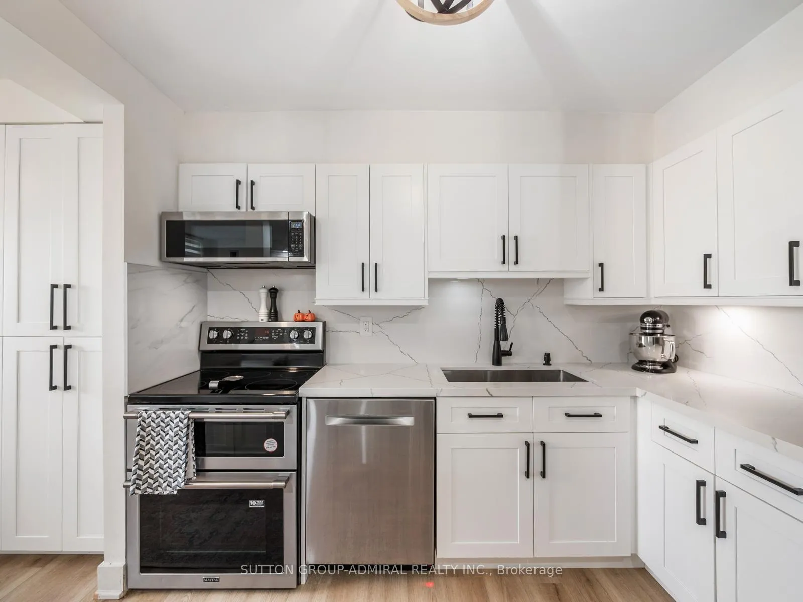 Photo 8 of Unit 1603, 20 Edgecliff Golfway, Toronto, Flemingdon Park — HOMEH