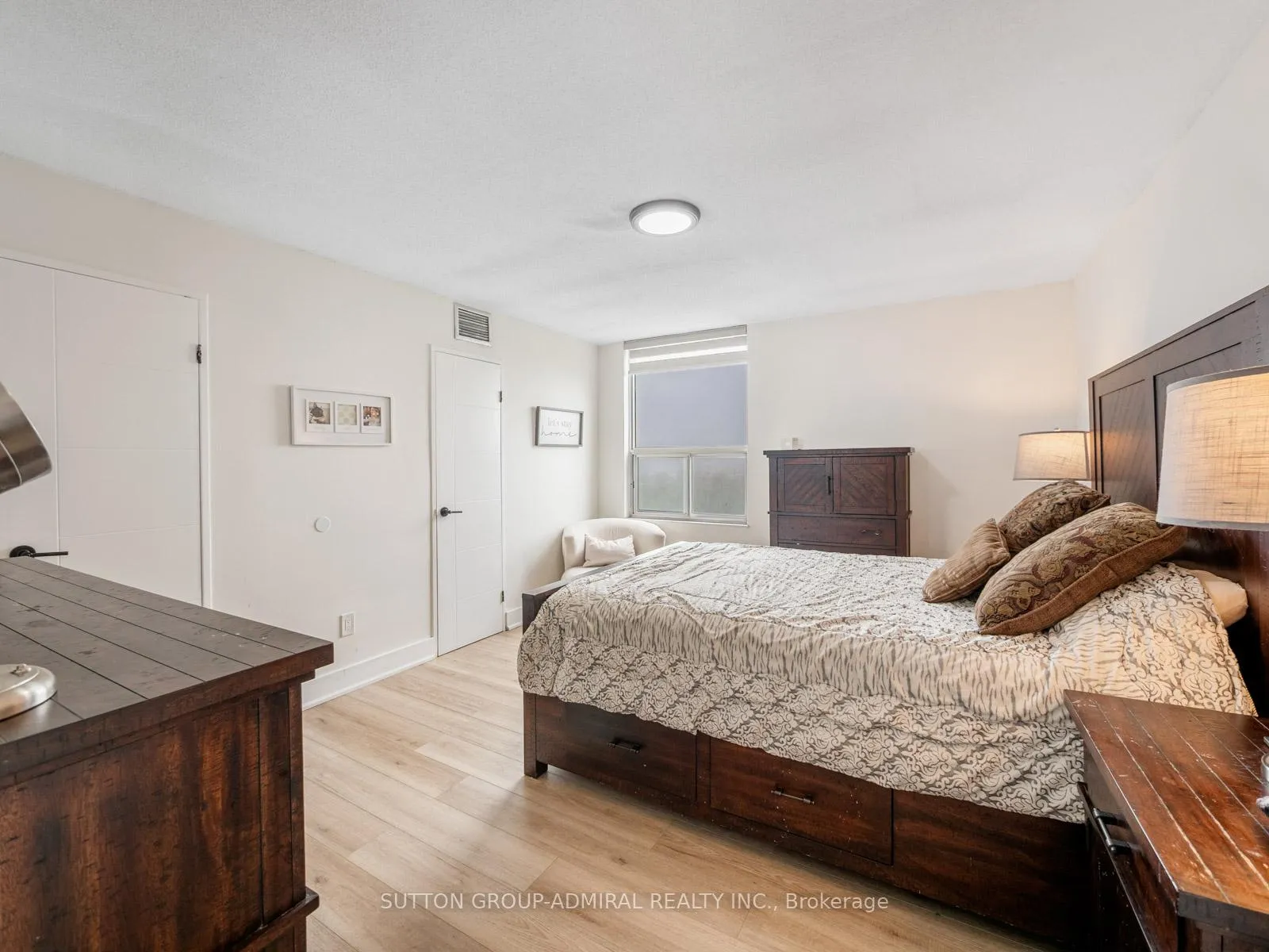 Photo 14 of Unit 1603, 20 Edgecliff Golfway, Toronto, Flemingdon Park — HOMEH