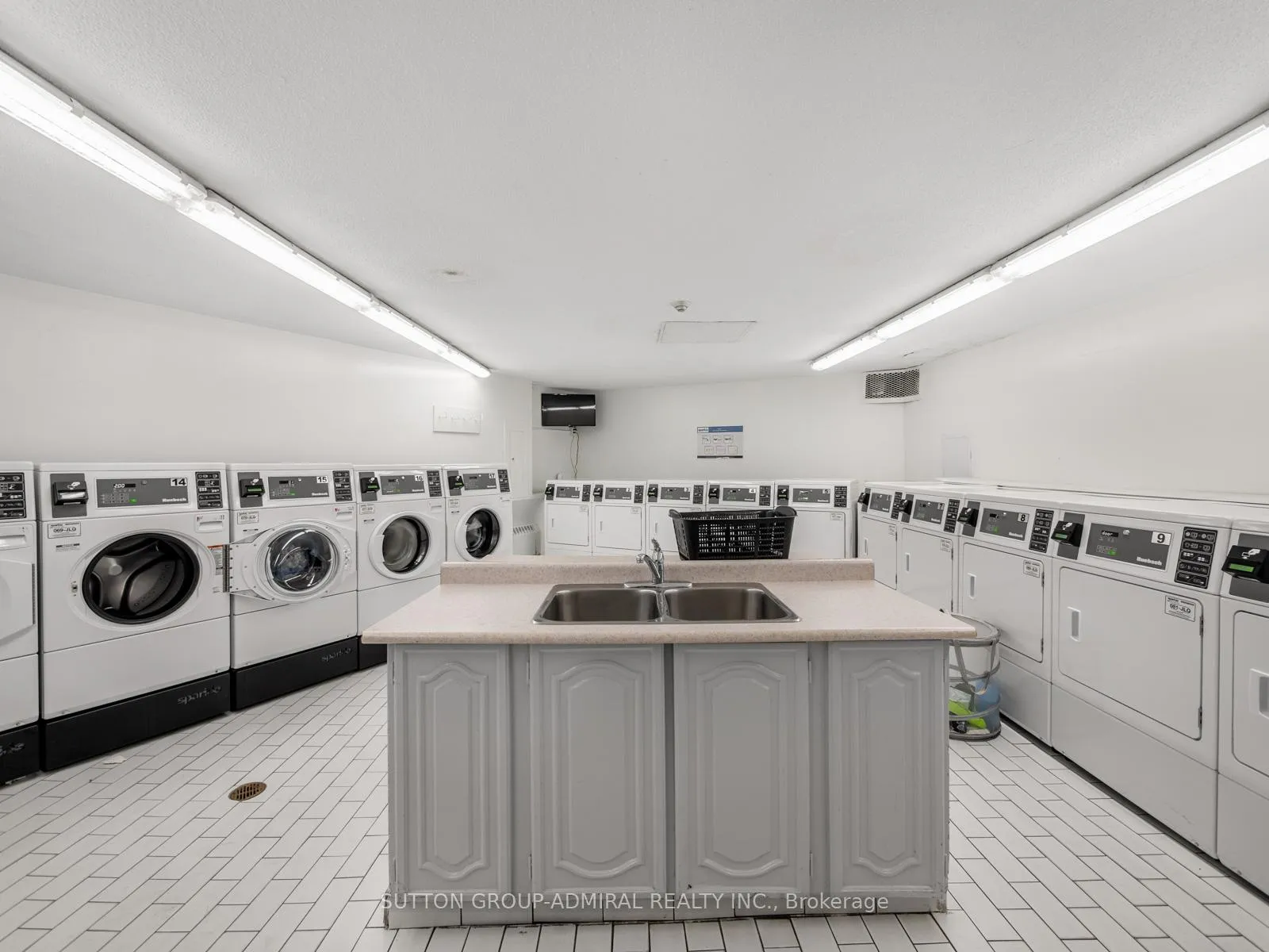 Photo 26 of Unit 1603, 20 Edgecliff Golfway, Toronto, Flemingdon Park — HOMEH