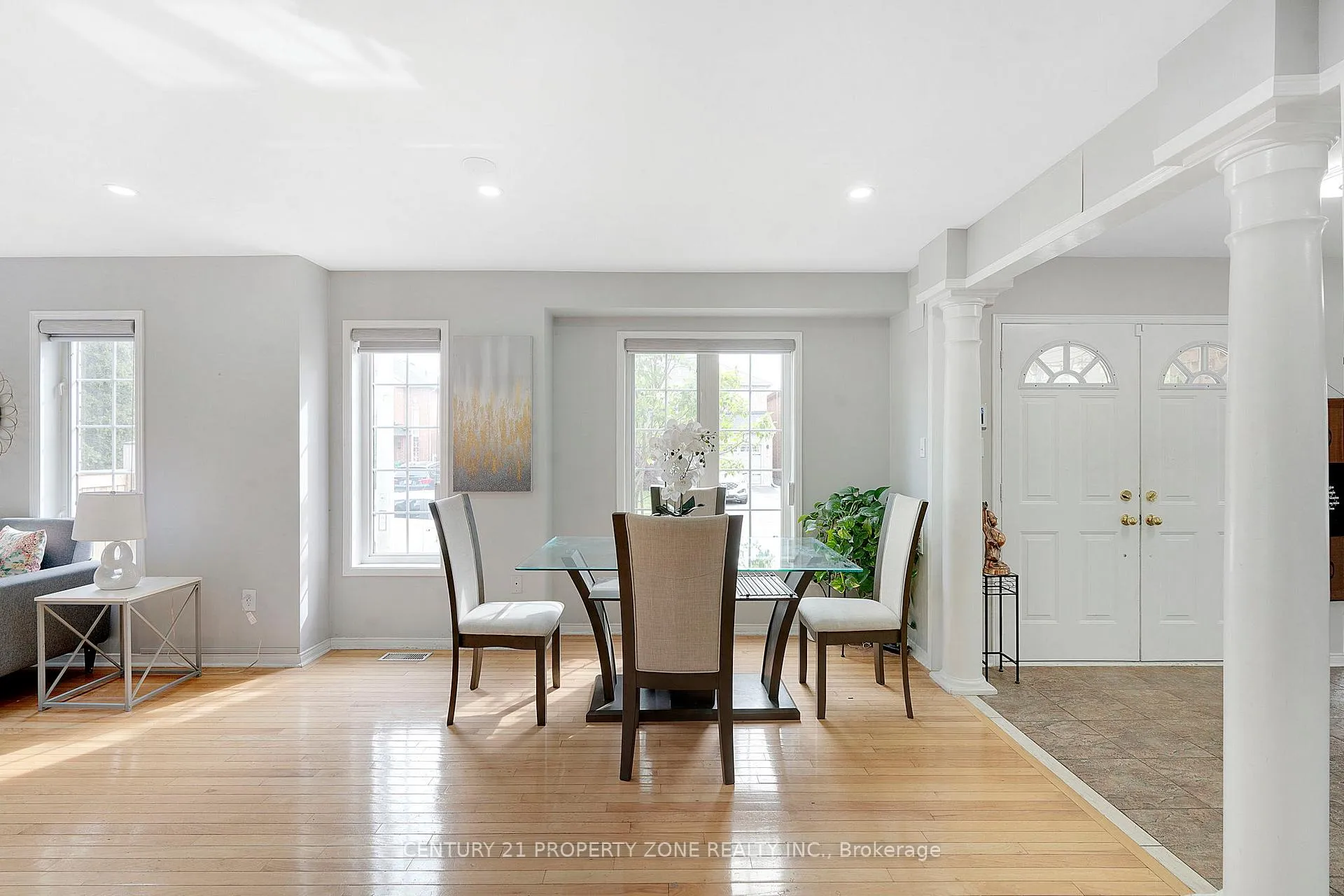 Photo 8 of 29 Oakmeadow Drive, Brampton, Fletcher's Meadow — HOMEH