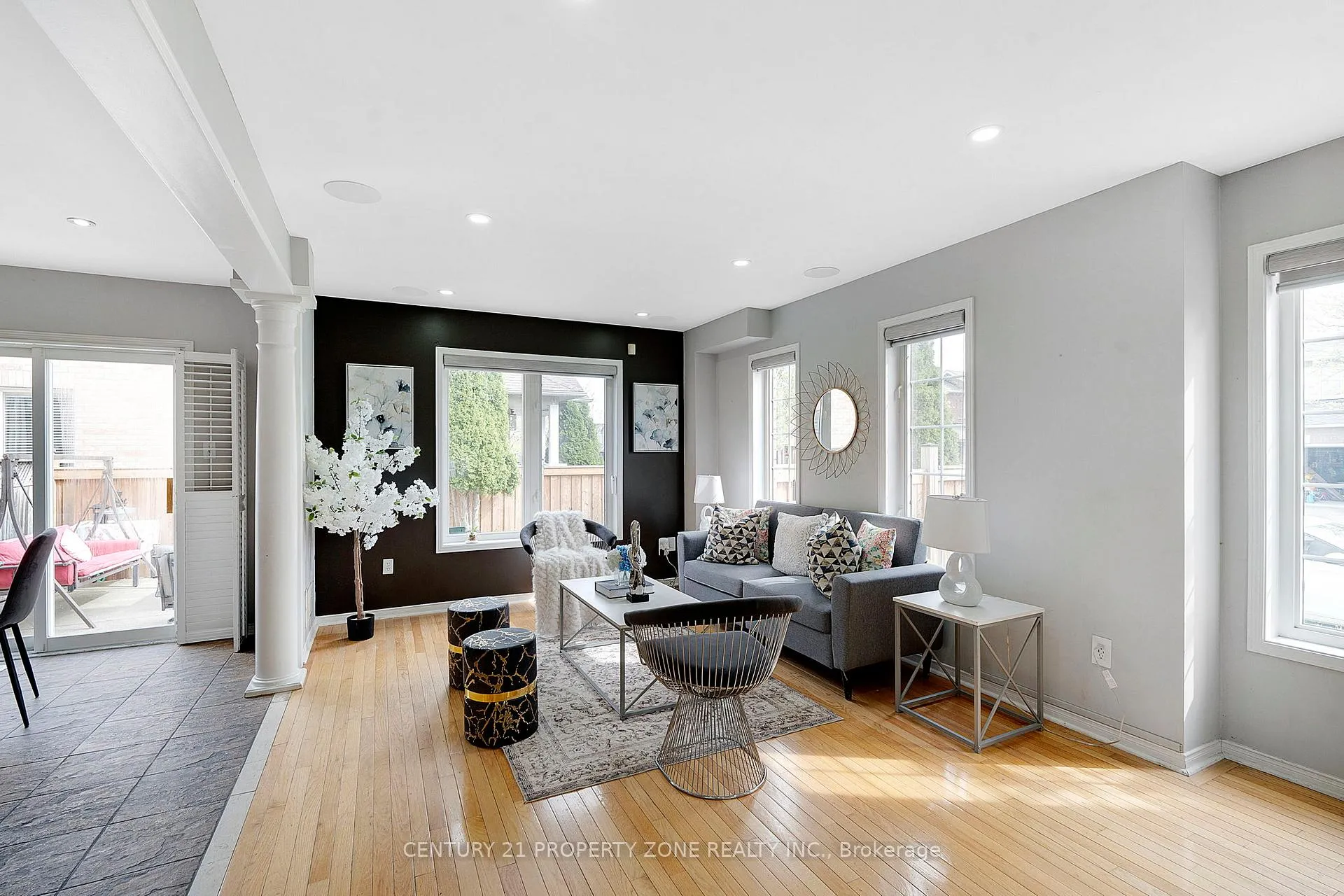 Photo 10 of 29 Oakmeadow Drive, Brampton, Fletcher's Meadow — HOMEH