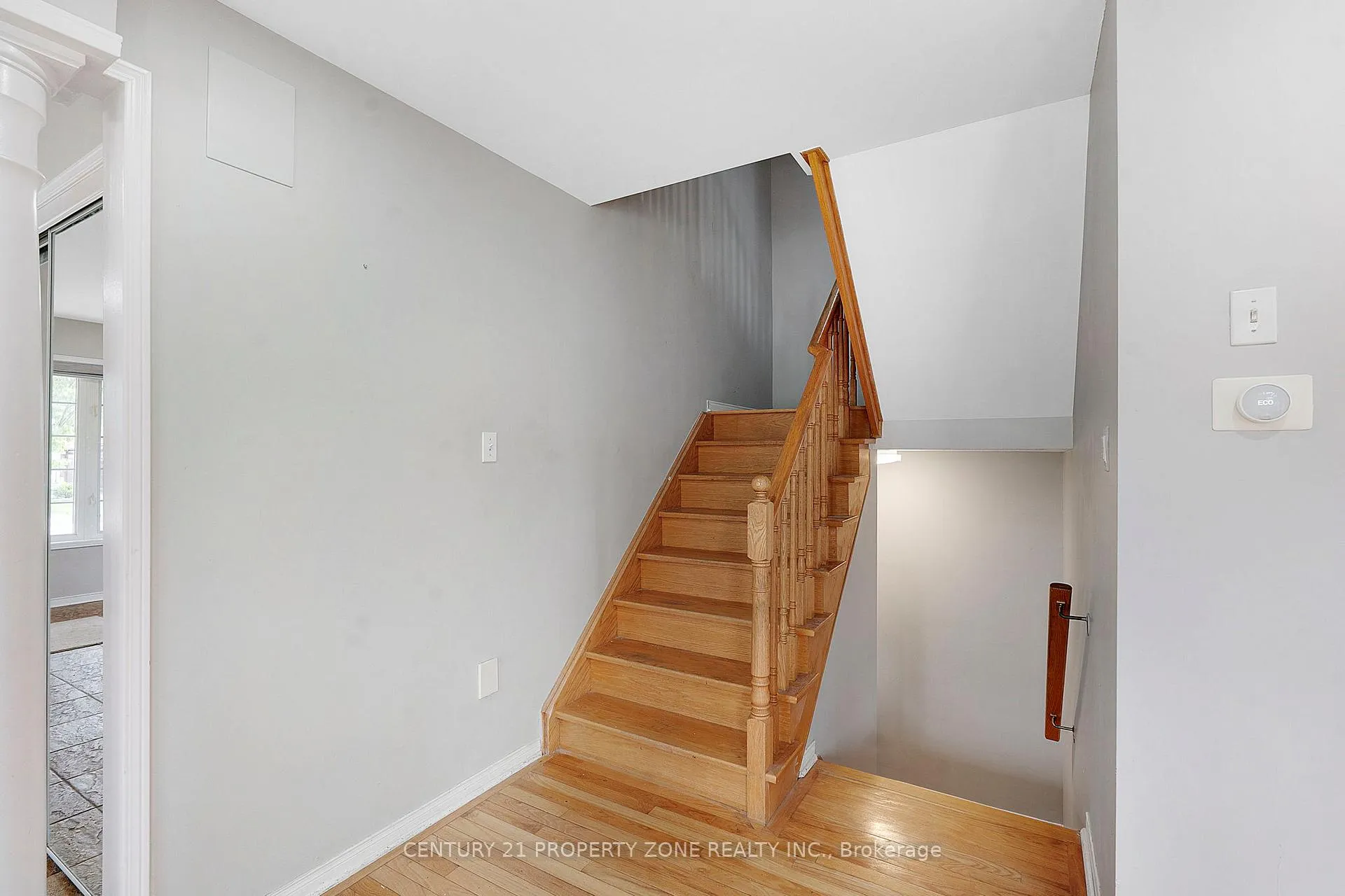 Photo 15 of 29 Oakmeadow Drive, Brampton, Fletcher's Meadow — HOMEH