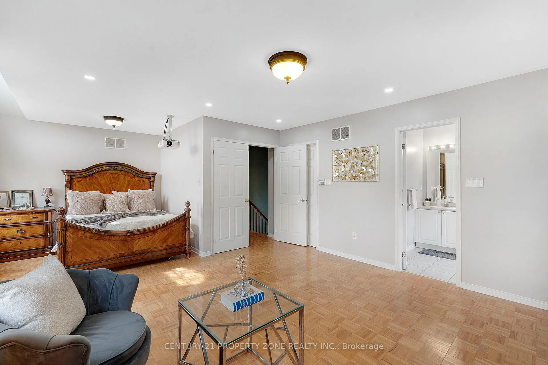 Photo 17 of 29 Oakmeadow Drive, Brampton, Fletcher's Meadow — HOMEH