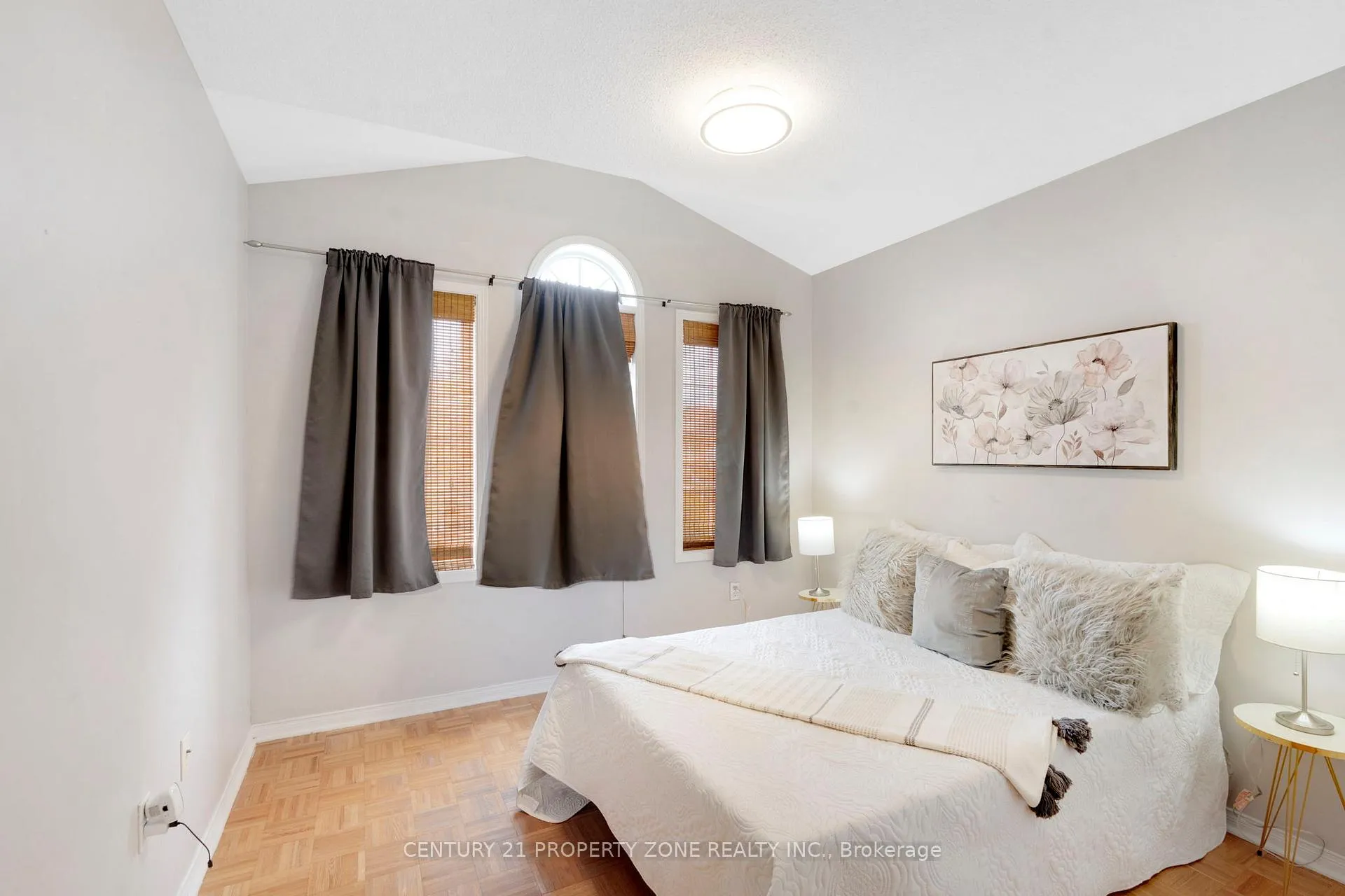Photo 24 of 29 Oakmeadow Drive, Brampton, Fletcher's Meadow — HOMEH