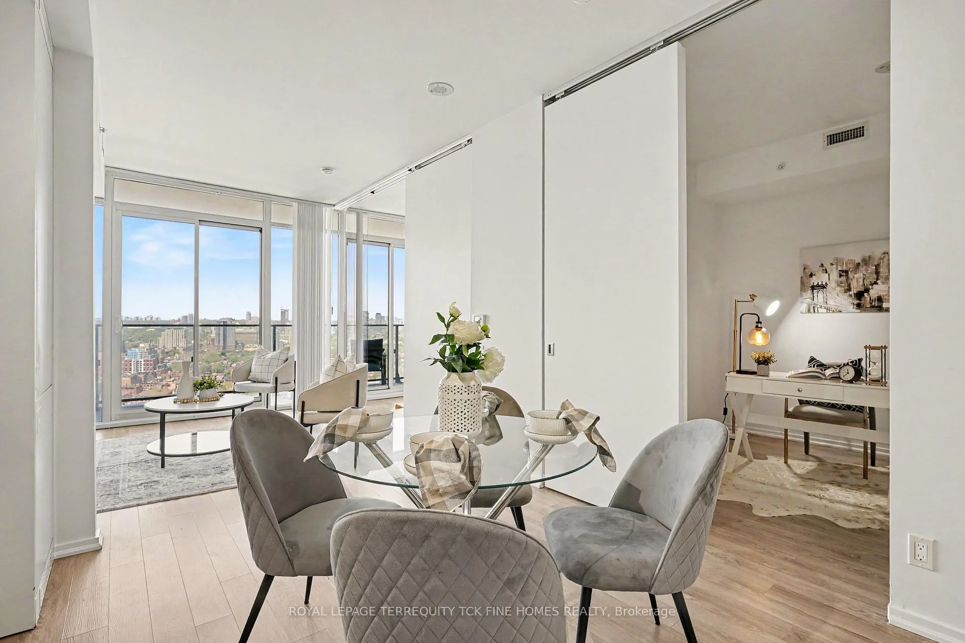 Photo 10 of Unit 2703, 125 Peter Street, Toronto, Waterfront Communities — HOMEH