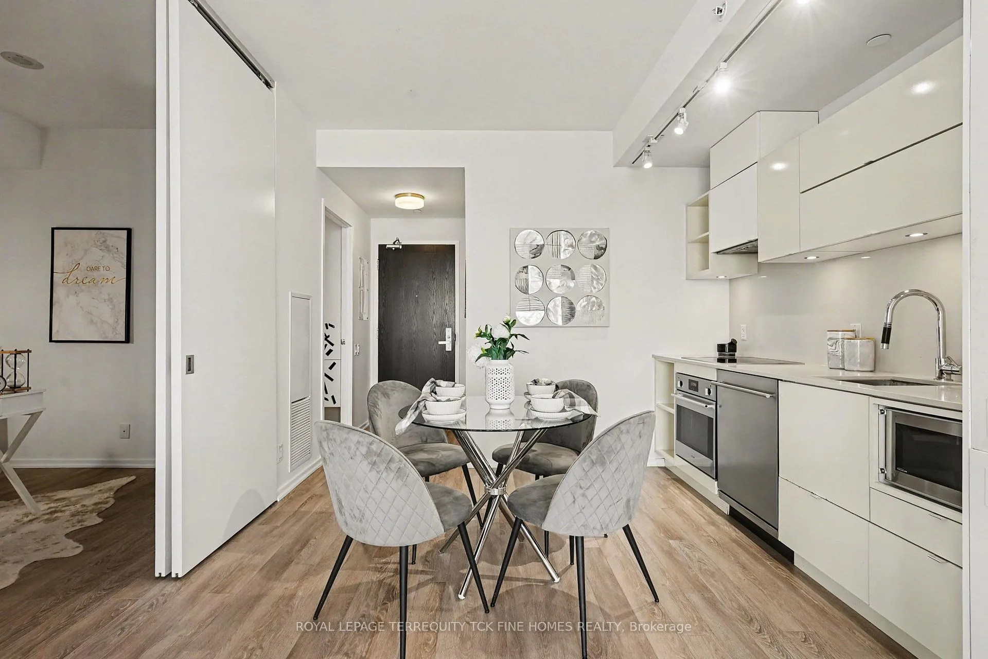 Photo 12 of Unit 2703, 125 Peter Street, Toronto, Waterfront Communities — HOMEH