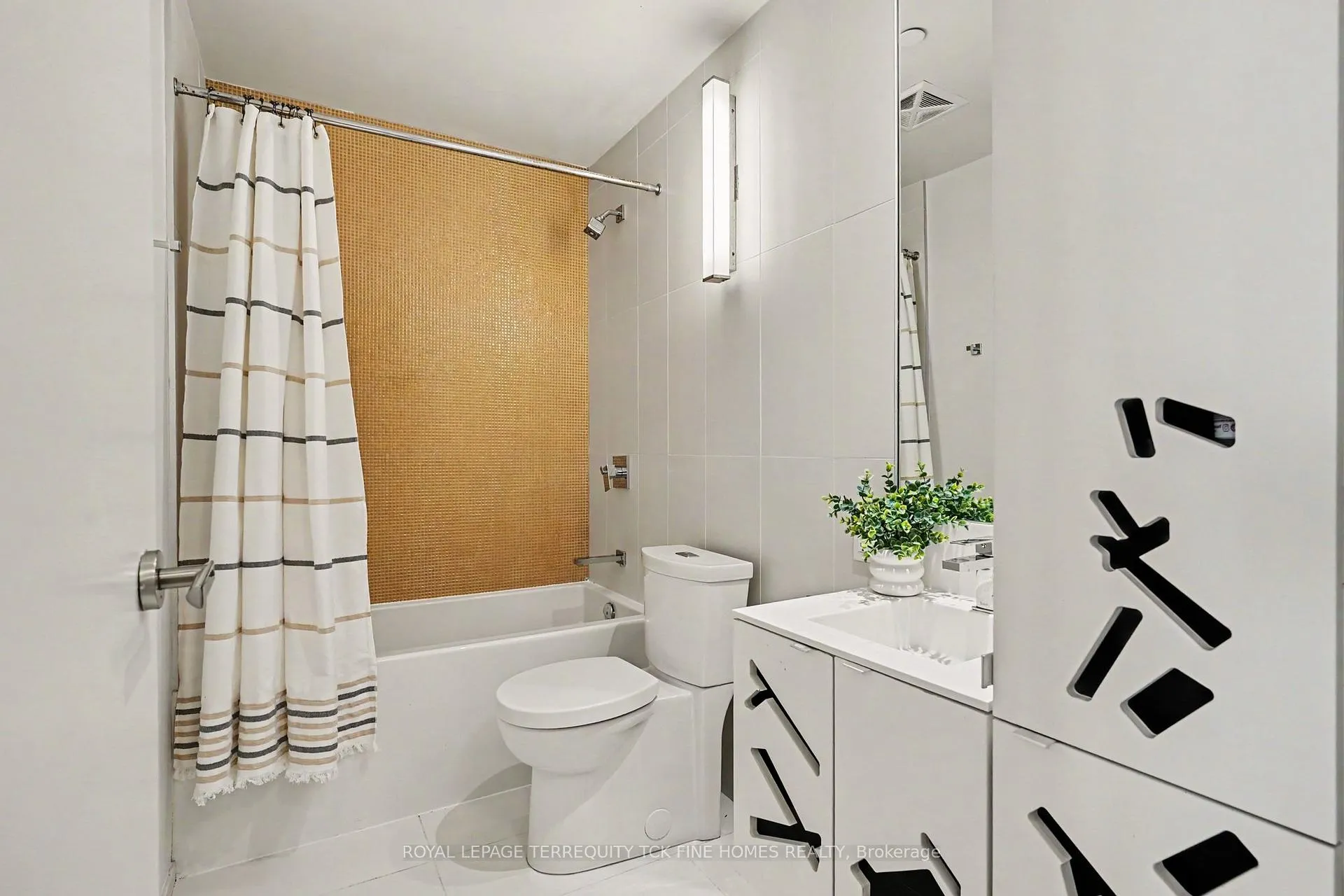 Photo 19 of Unit 2703, 125 Peter Street, Toronto, Waterfront Communities — HOMEH