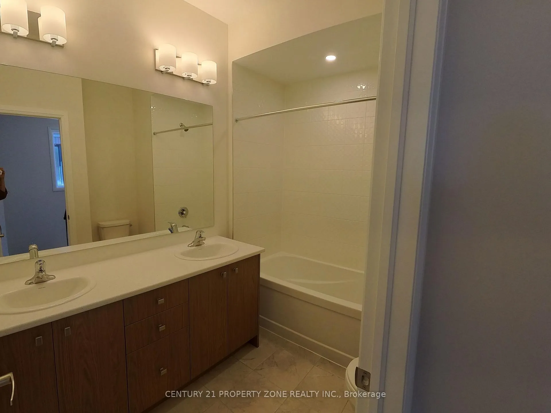 Photo 17 of 29 Boswell Drive, Brampton, Bram East — HOMEH