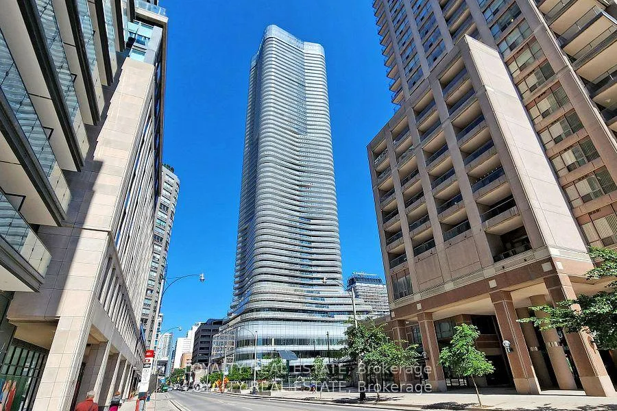 Photo 3 of Unit 1107, 11 Wellesley Street W, Toronto, Bay Street Corridor — HOMEH