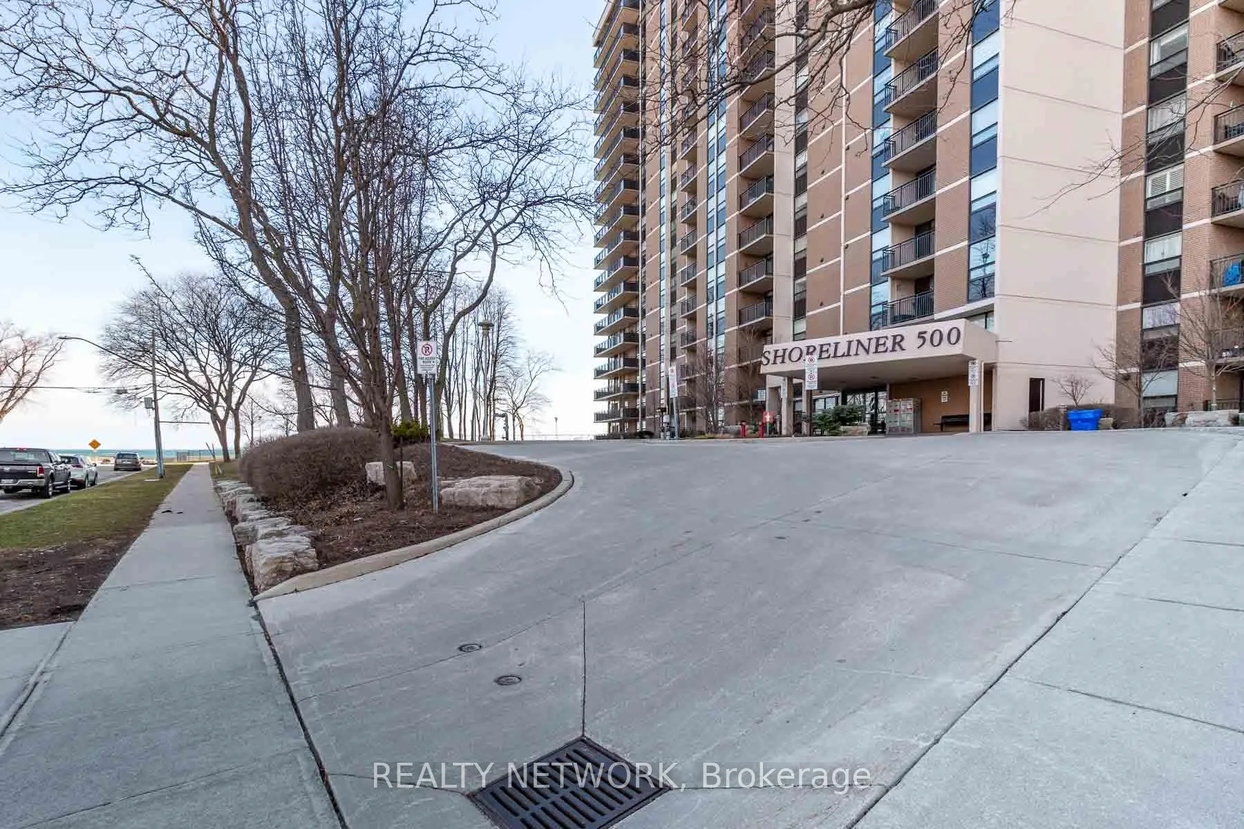 Photo 2 of Unit 901, 500 Green Road, Hamilton, Lakeshore — HOMEH