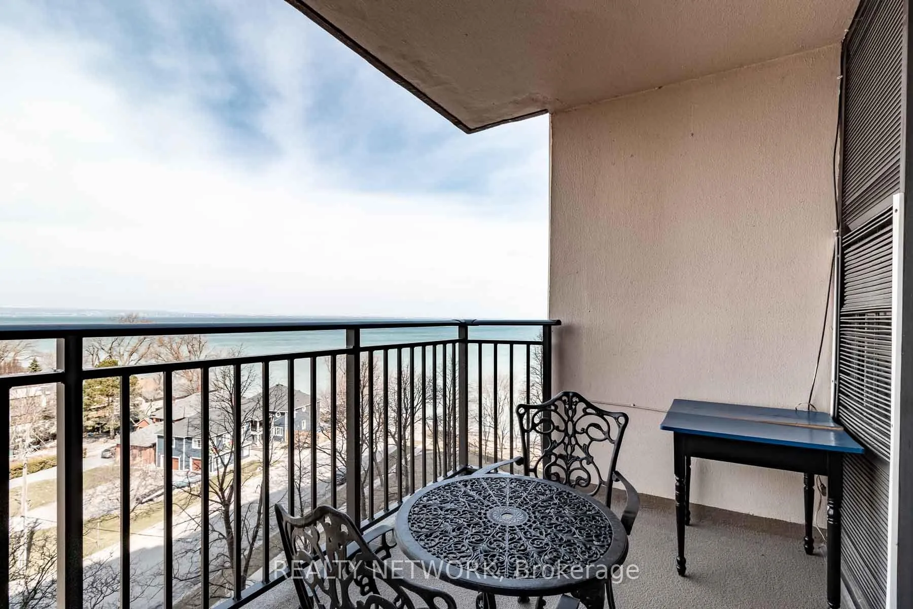 Photo 6 of Unit 901, 500 Green Road, Hamilton, Lakeshore — HOMEH