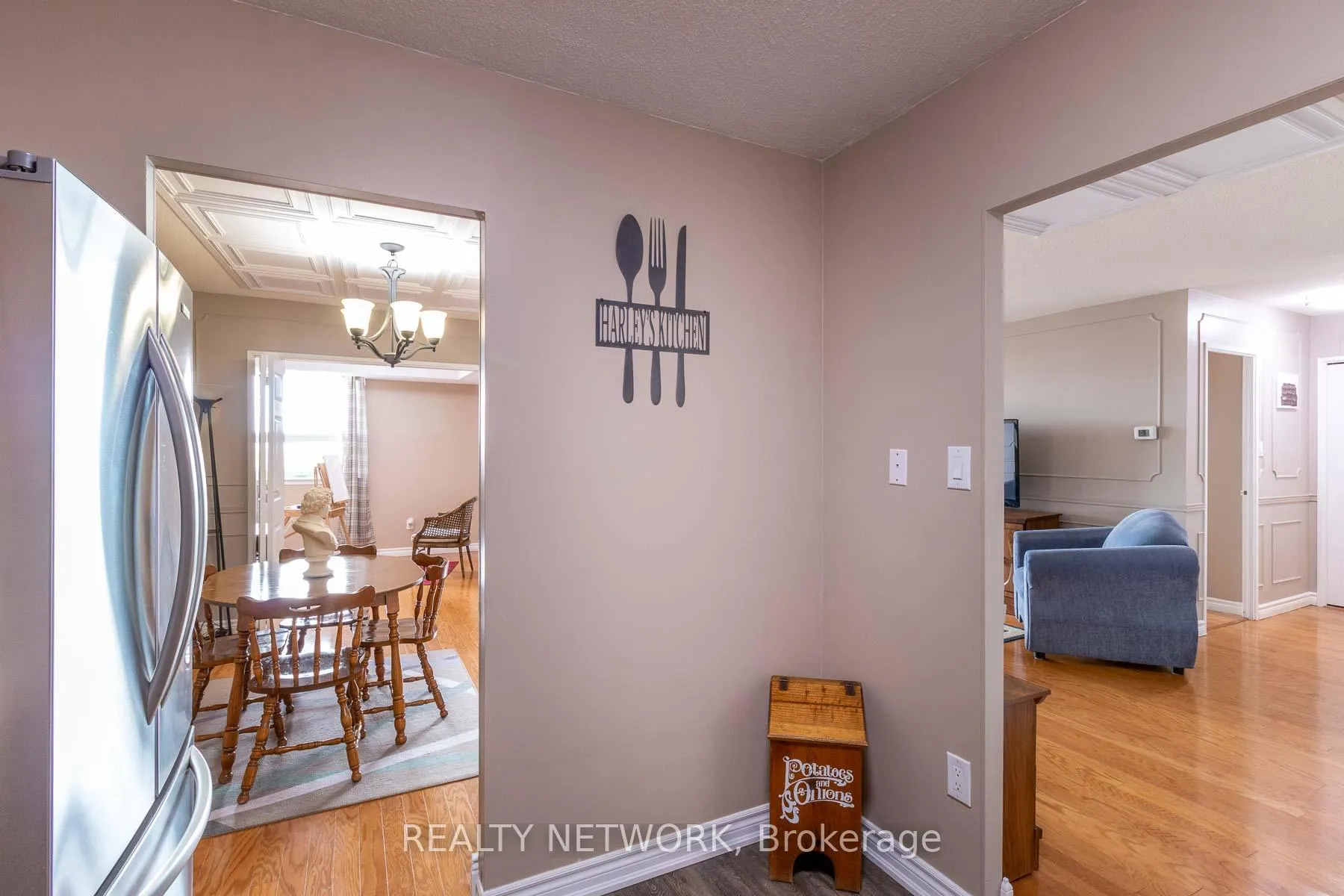 Photo 18 of Unit 901, 500 Green Road, Hamilton, Lakeshore — HOMEH