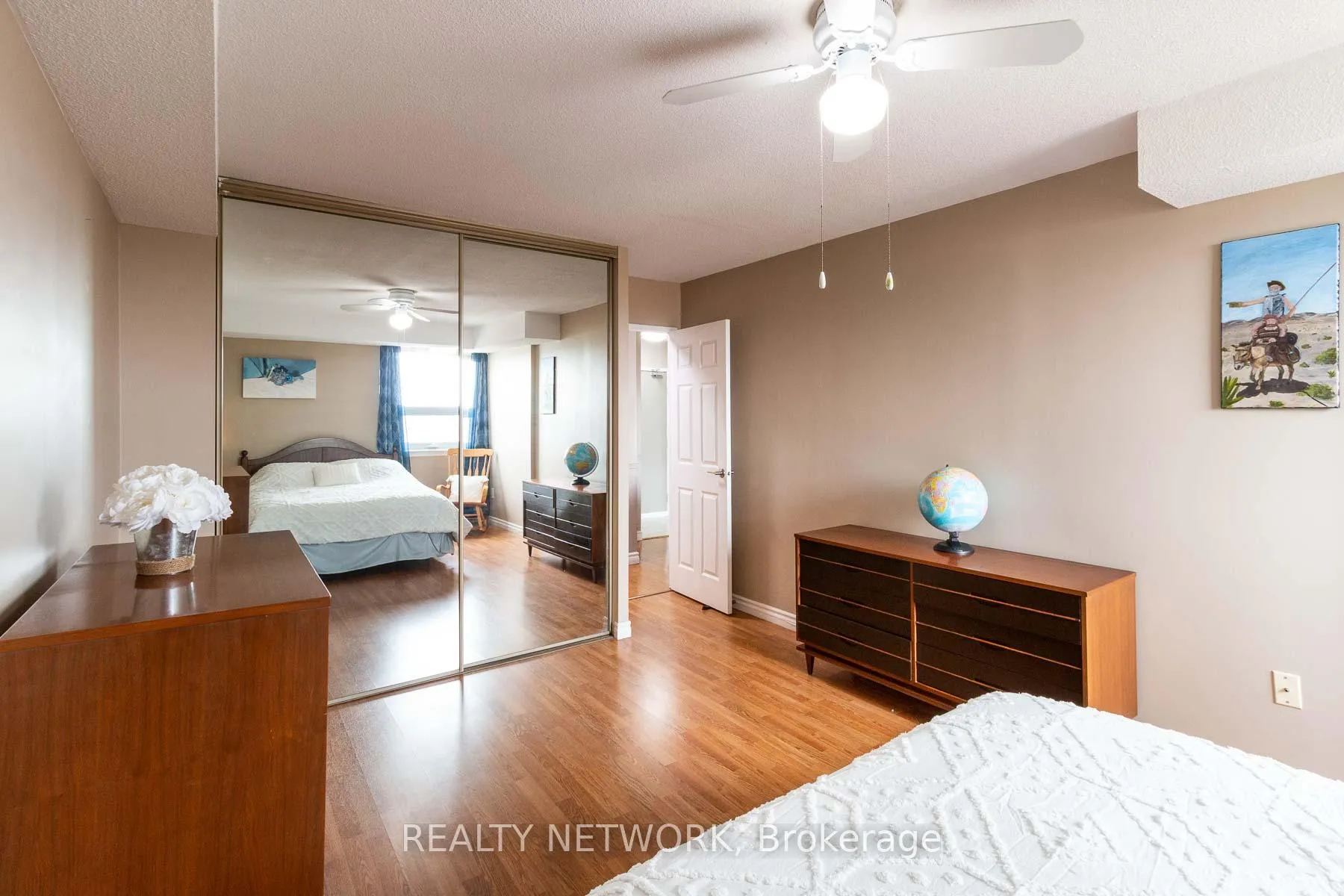Photo 23 of Unit 901, 500 Green Road, Hamilton, Lakeshore — HOMEH
