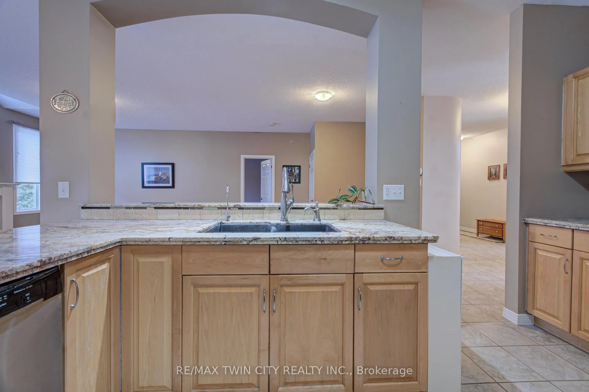 Photo 11 of 11 Carolinian Lane, Cambridge, St. Andrews Estates — HOMEH