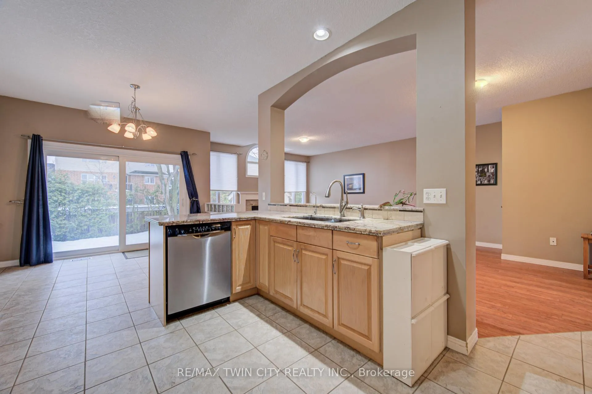 Photo 12 of 11 Carolinian Lane, Cambridge, St. Andrews Estates — HOMEH
