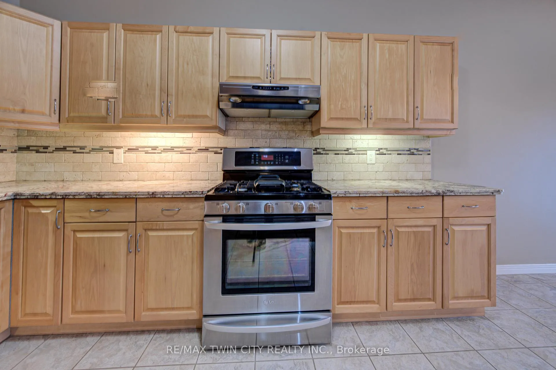 Photo 14 of 11 Carolinian Lane, Cambridge, St. Andrews Estates — HOMEH