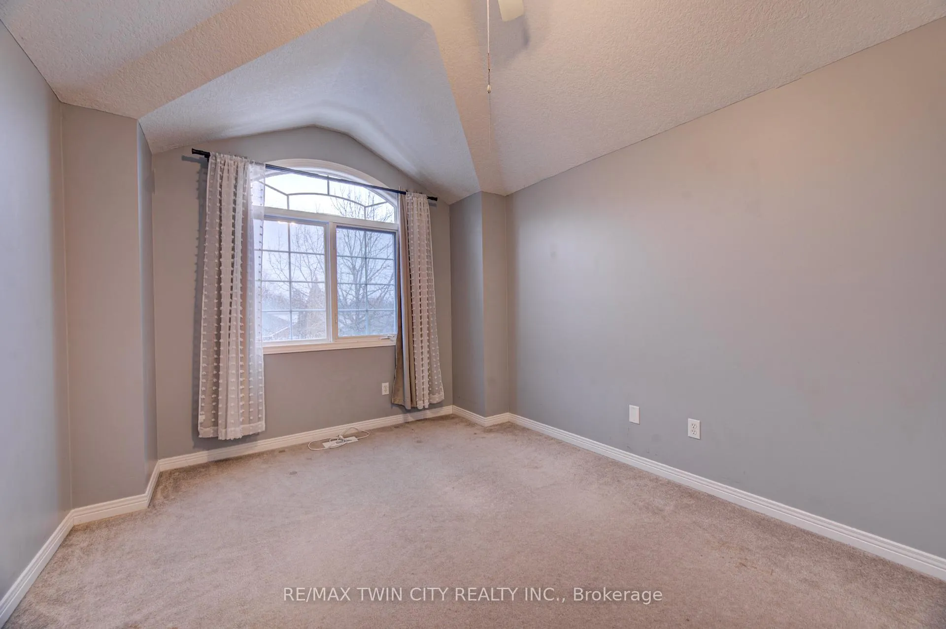 Photo 20 of 11 Carolinian Lane, Cambridge, St. Andrews Estates — HOMEH