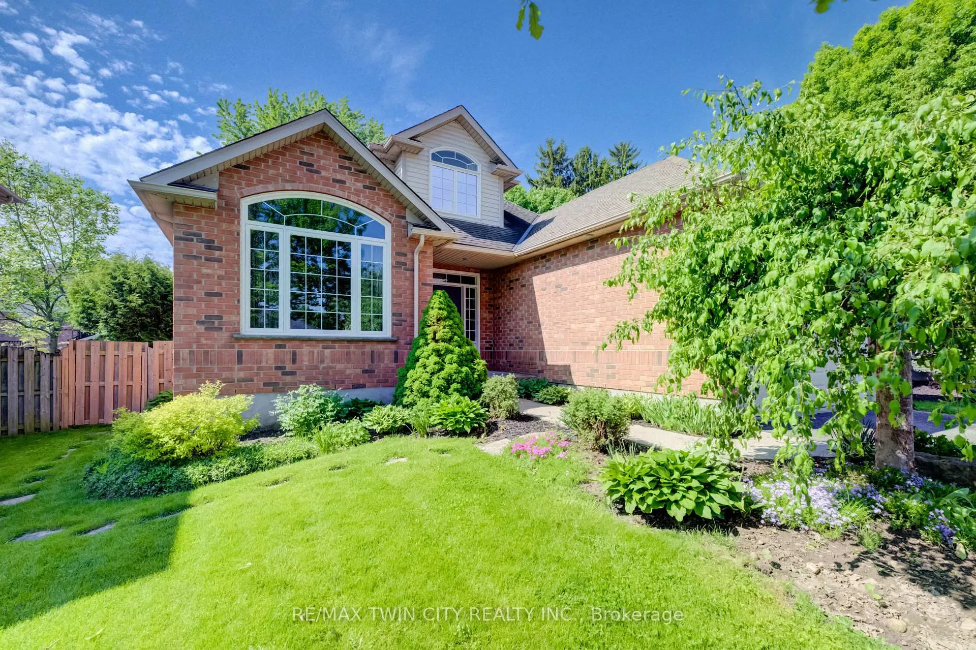 Photo 37 of 11 Carolinian Lane, Cambridge, St. Andrews Estates — HOMEH