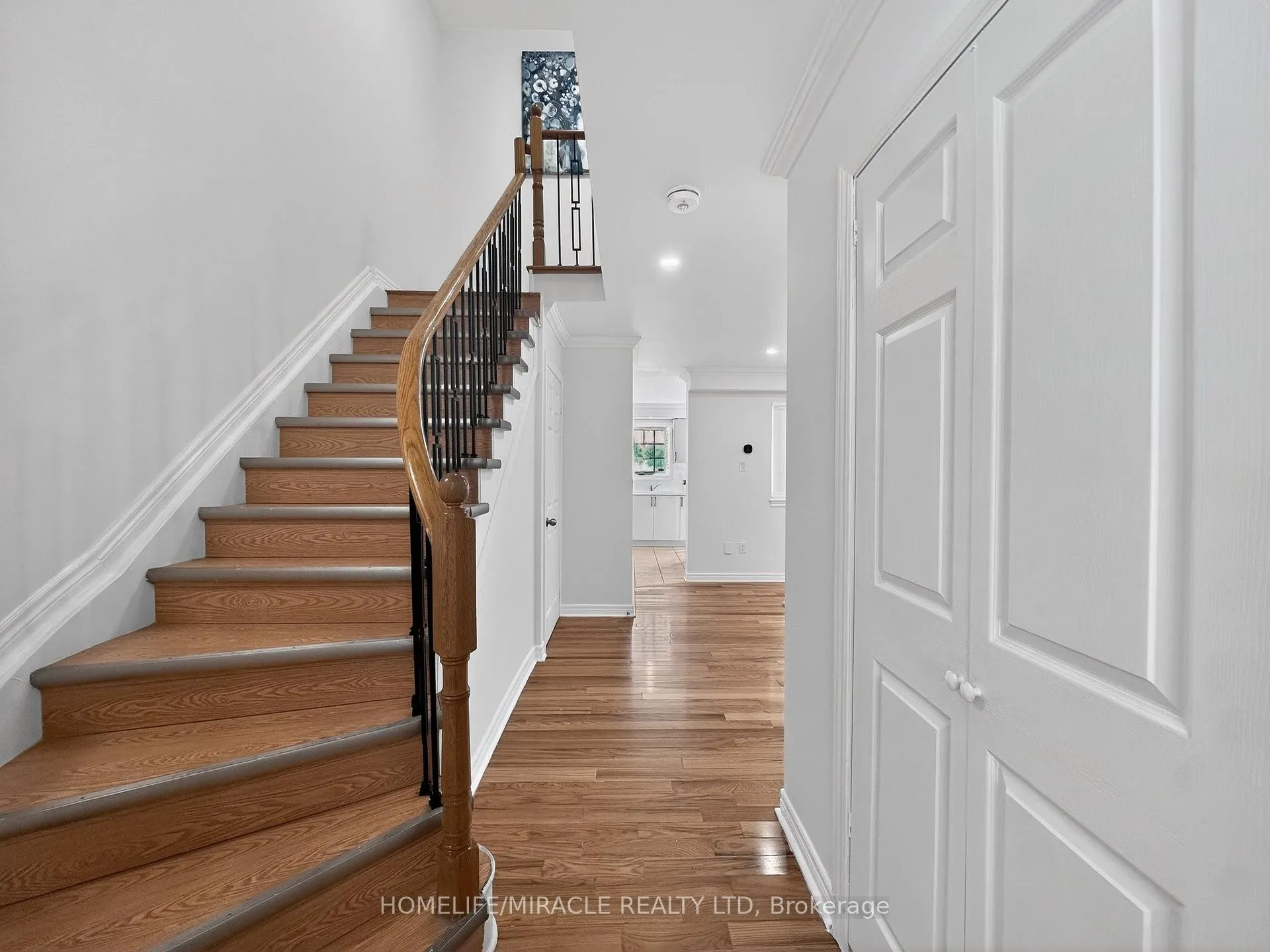 Photo 3 of Unit 20, 21 Eastview Gate, Brampton, Bram East — HOMEH
