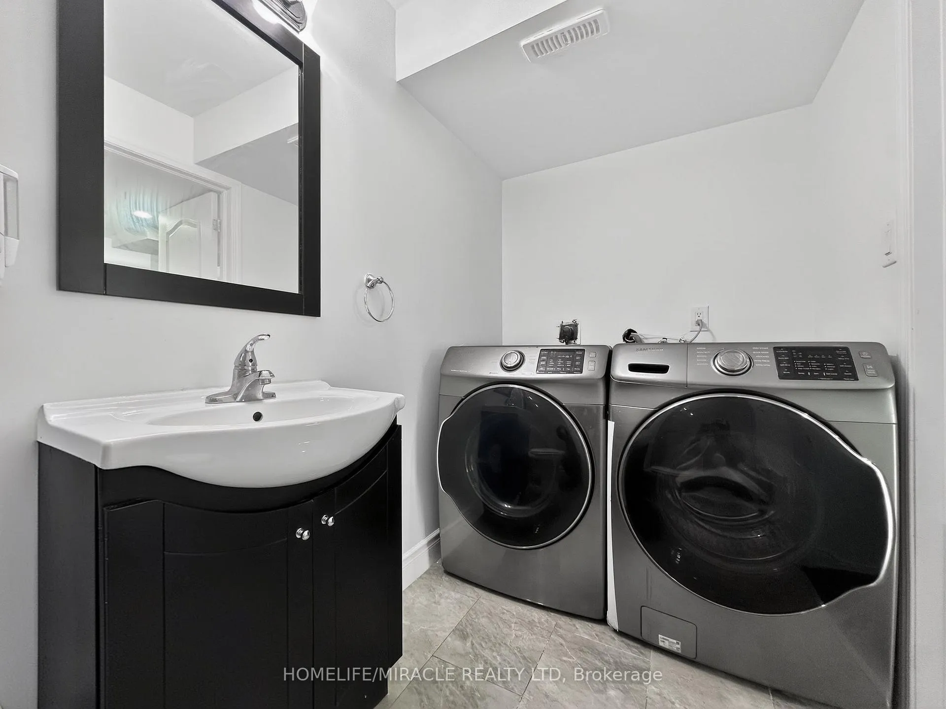 Photo 17 of Unit 20, 21 Eastview Gate, Brampton, Bram East — HOMEH