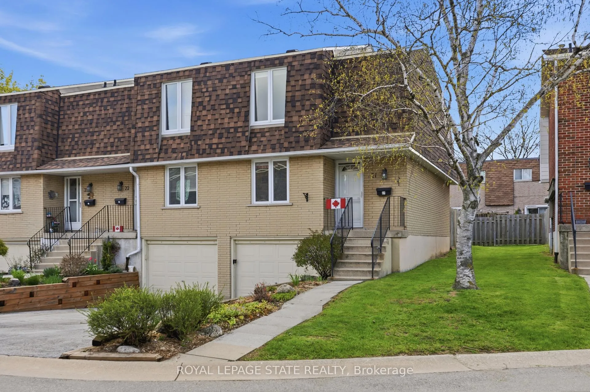 Photo 3 of Unit 21, 299 Limeridge Road W, Hamilton, Rolston — HOMEH
