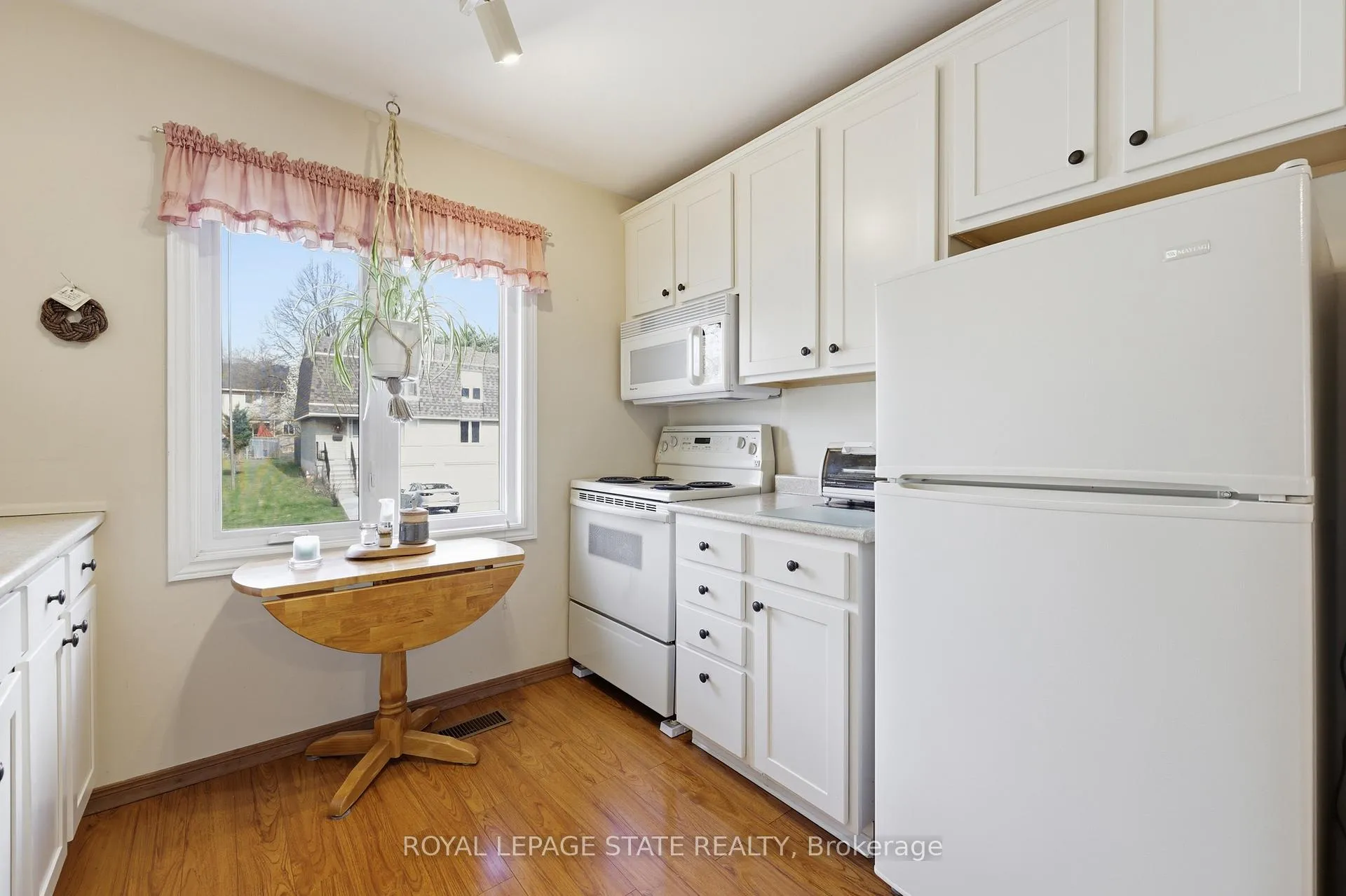 Photo 14 of Unit 21, 299 Limeridge Road W, Hamilton, Rolston — HOMEH