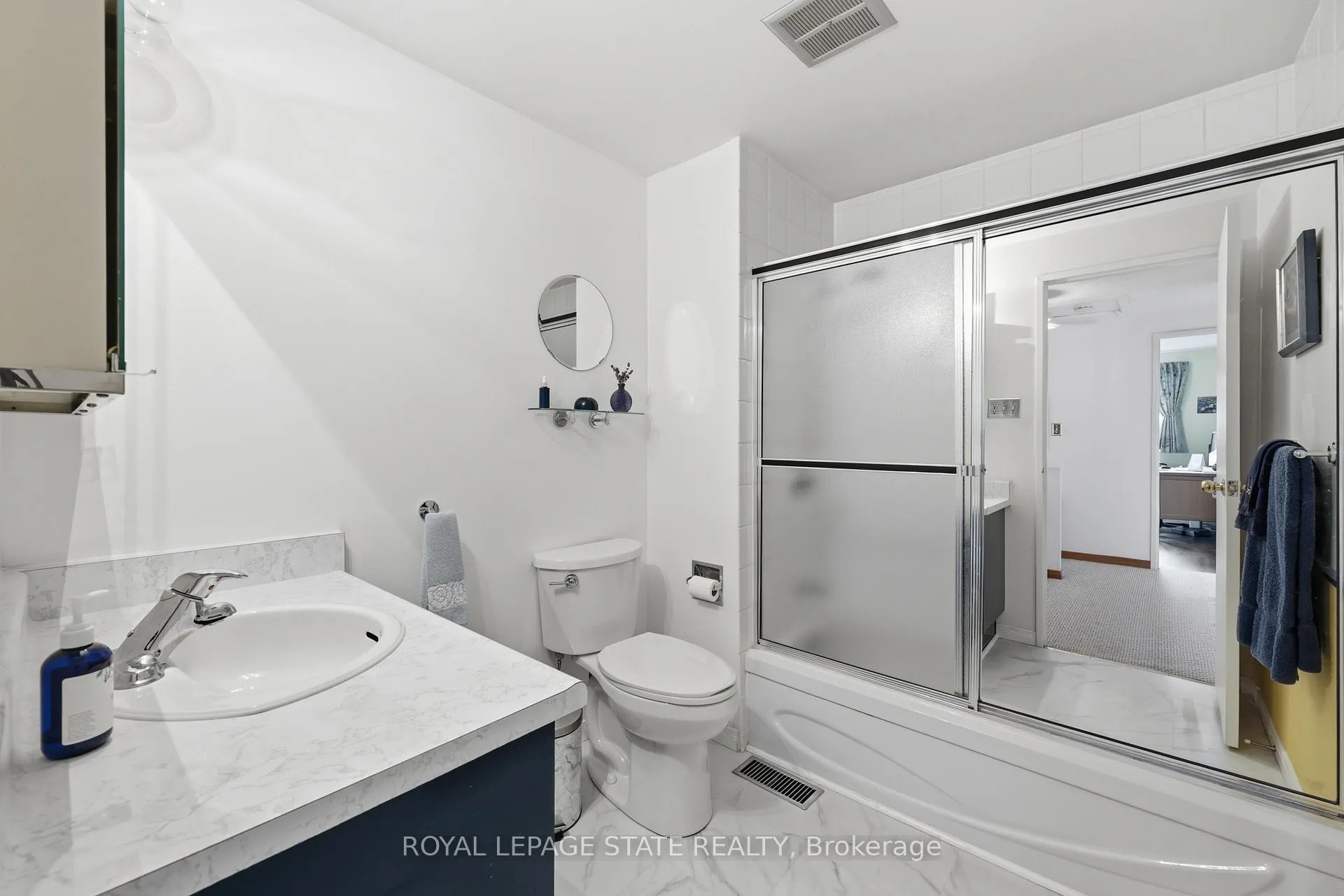 Photo 28 of Unit 21, 299 Limeridge Road W, Hamilton, Rolston — HOMEH