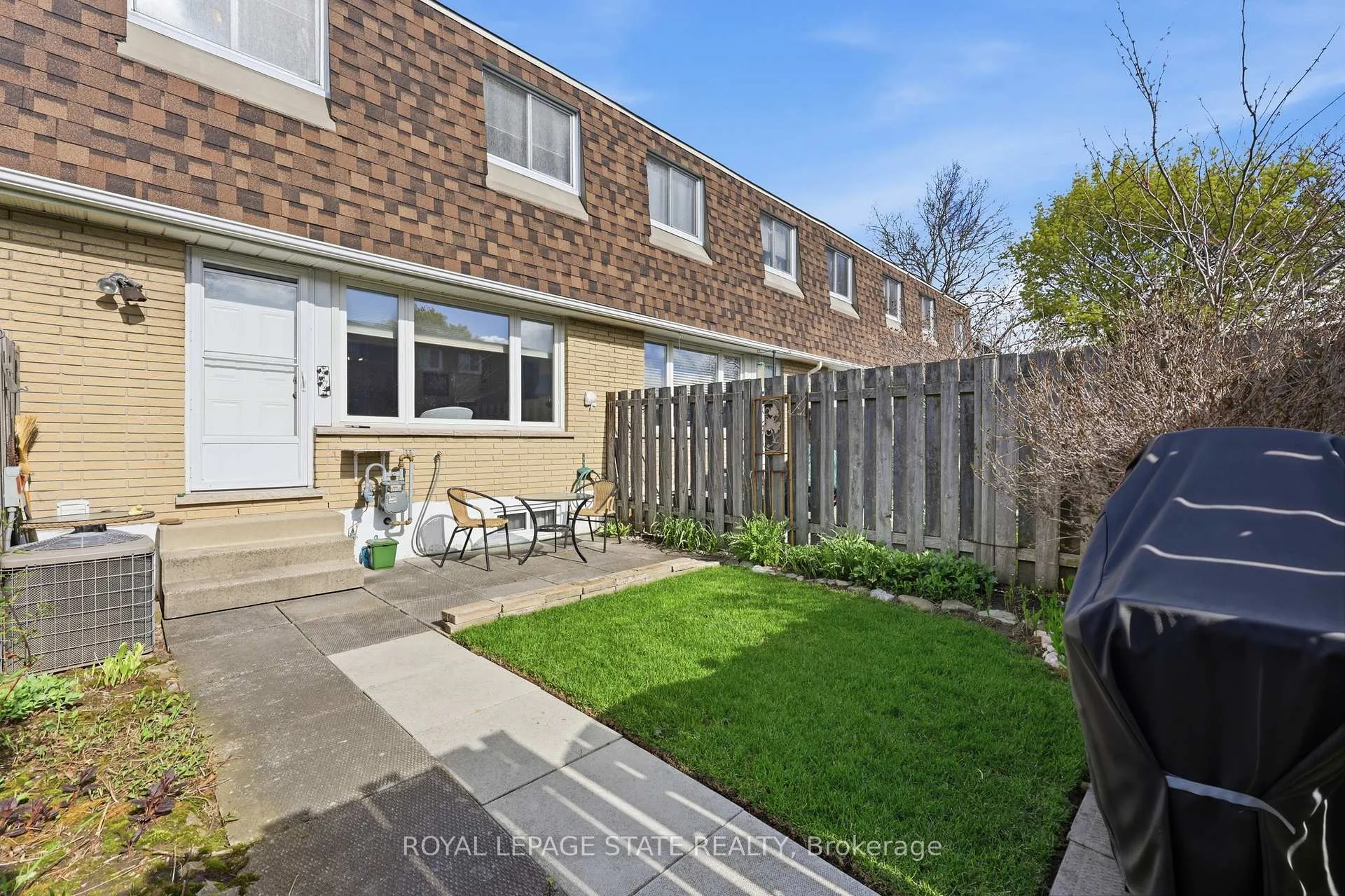 Photo 32 of Unit 21, 299 Limeridge Road W, Hamilton, Rolston — HOMEH