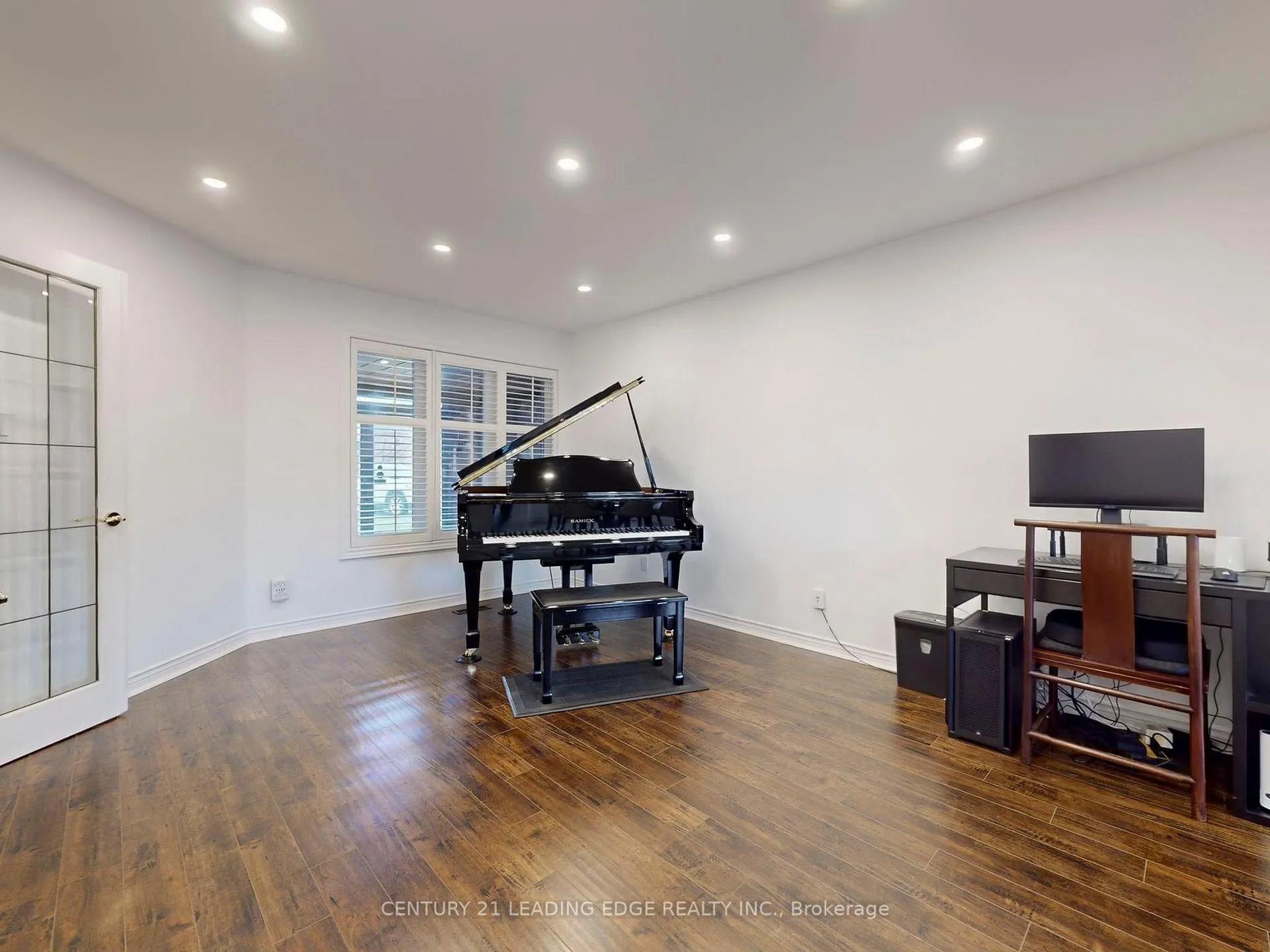 Photo 5 of 77 Sunbird Boulevard, Georgina, Keswick North — HOMEH