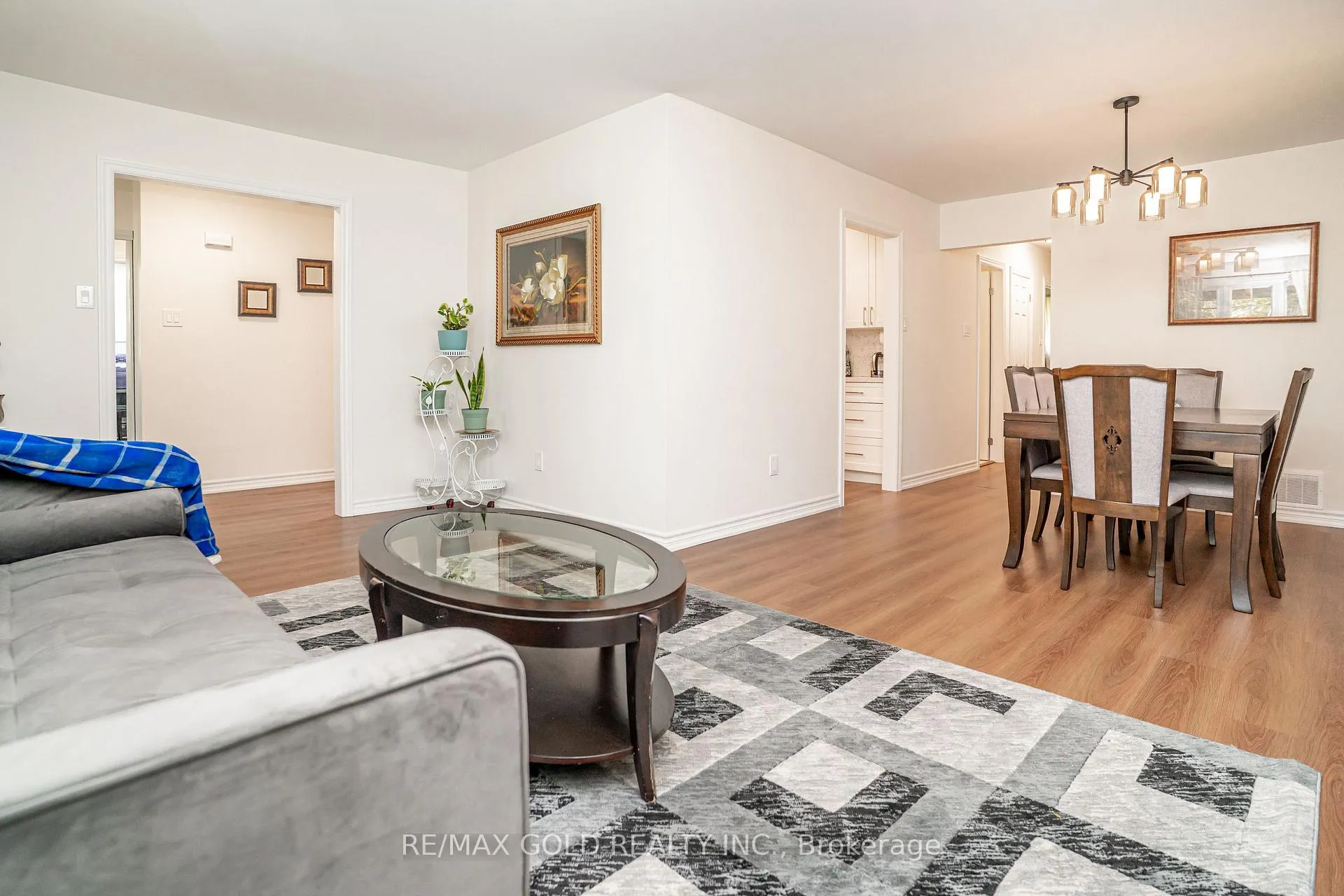 Photo 11 of 75 Mancroft Crescent, Brampton, Central Park — HOMEH