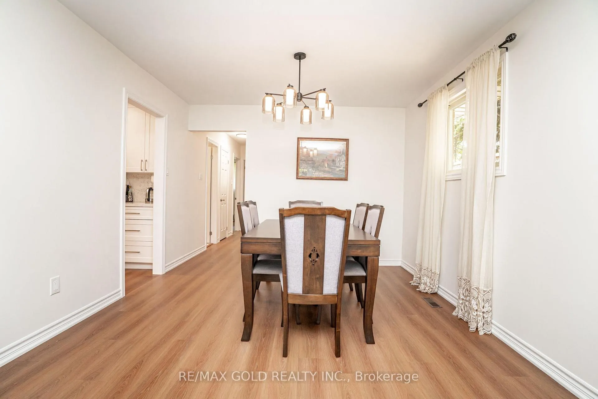 Photo 12 of 75 Mancroft Crescent, Brampton, Central Park — HOMEH