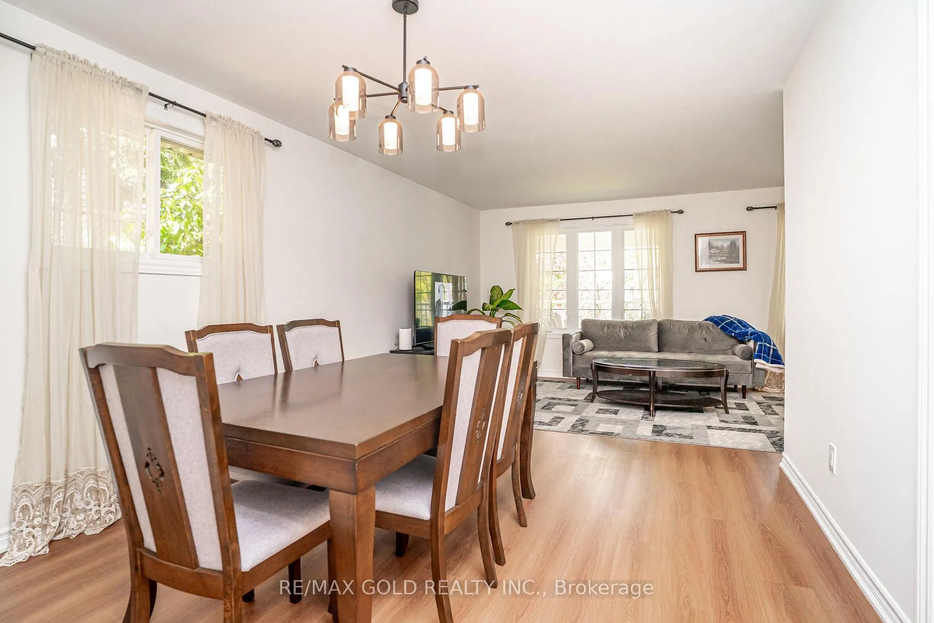 Photo 13 of 75 Mancroft Crescent, Brampton, Central Park — HOMEH