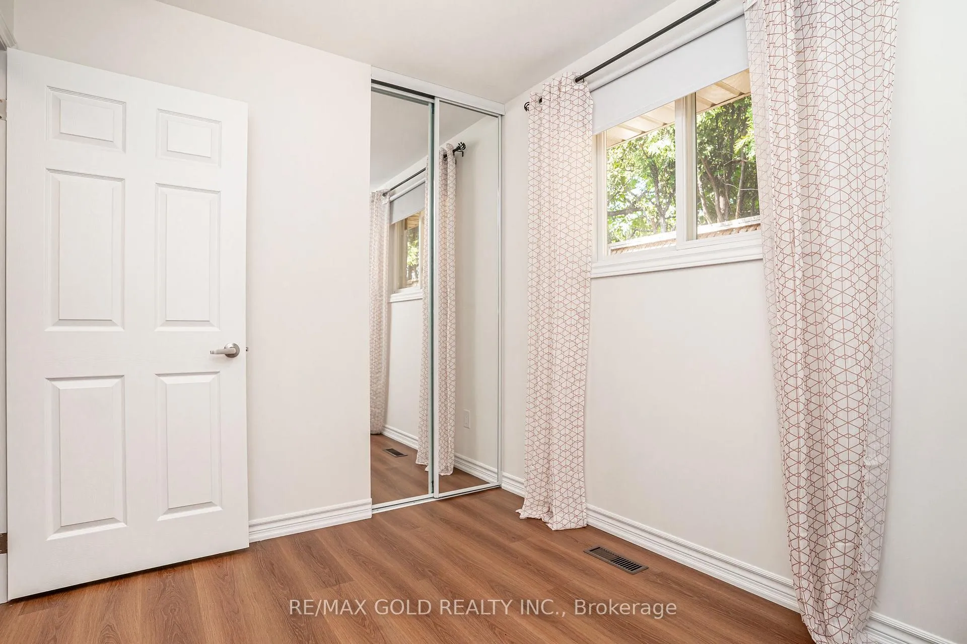 Photo 26 of 75 Mancroft Crescent, Brampton, Central Park — HOMEH
