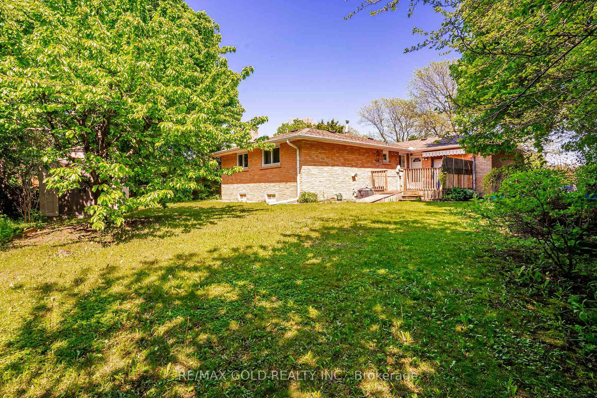 Photo 35 of 75 Mancroft Crescent, Brampton, Central Park — HOMEH