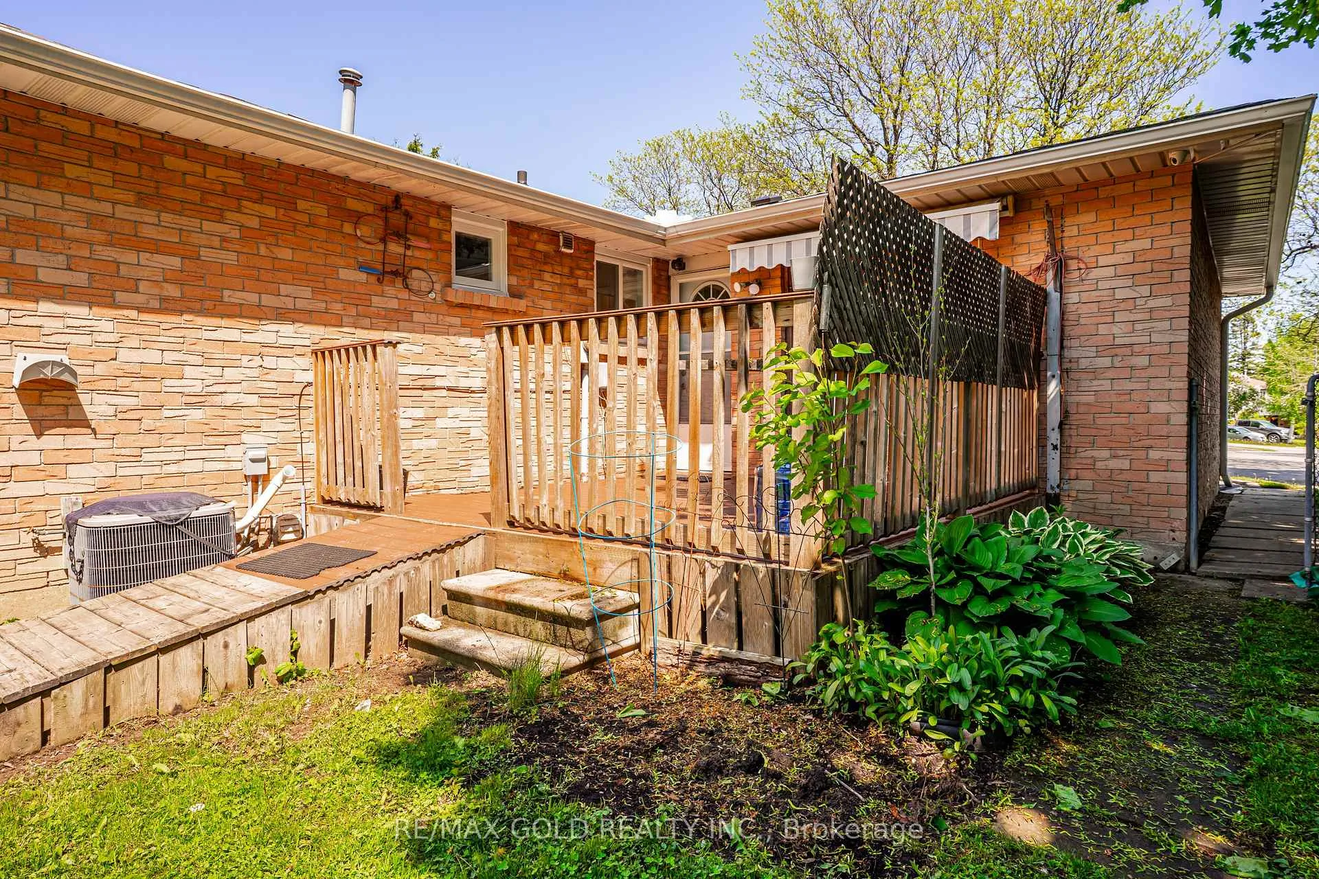 Photo 37 of 75 Mancroft Crescent, Brampton, Central Park — HOMEH