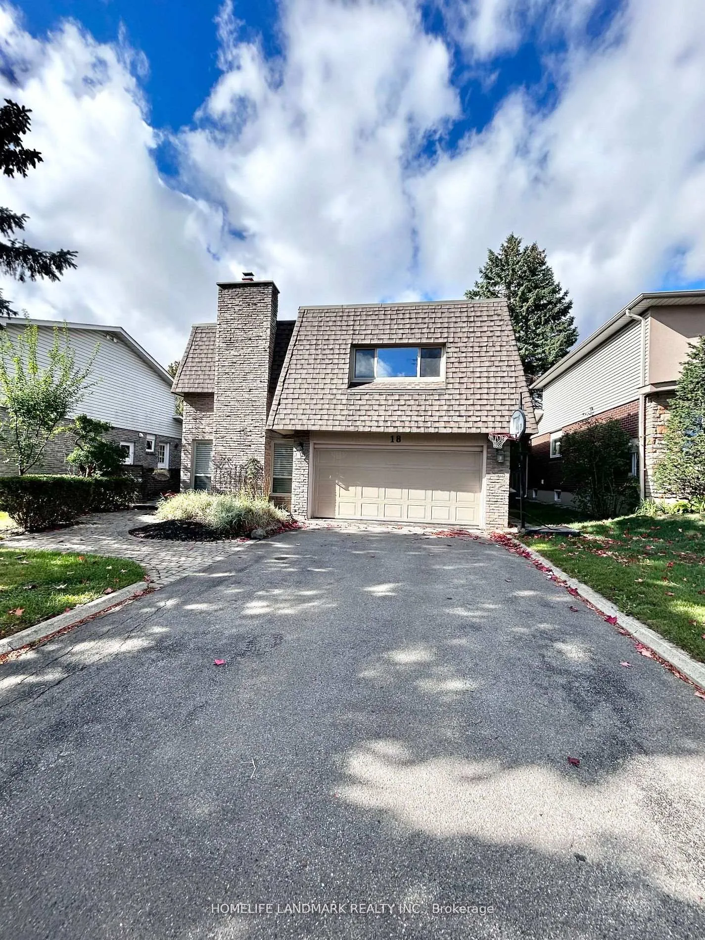 Photo 1 of 18 Summerfeldt Crescent, Markham, Unionville — HOMEH