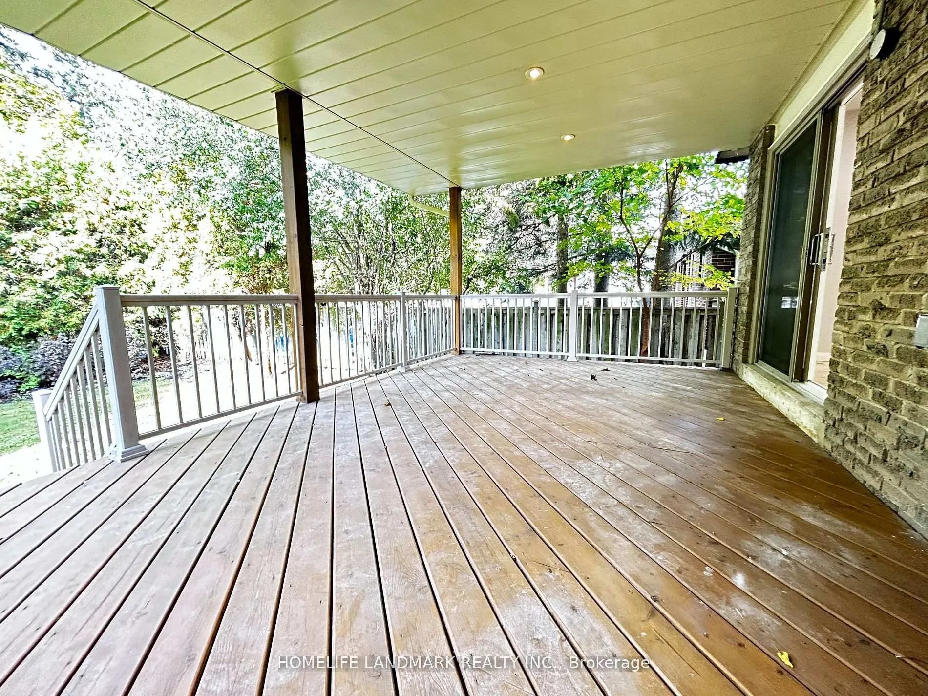 Photo 4 of 18 Summerfeldt Crescent, Markham, Unionville — HOMEH