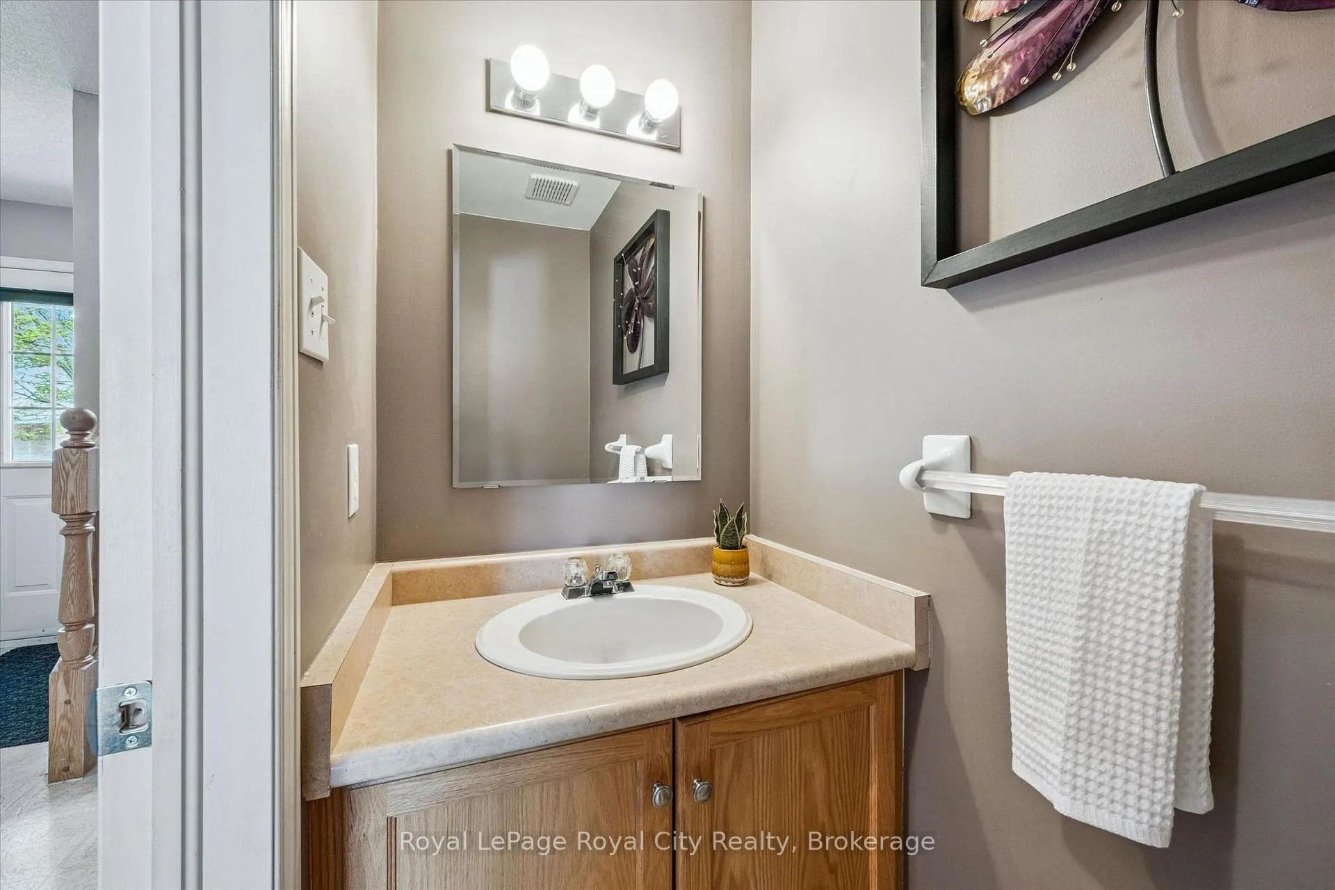 Photo 12 of Unit 24, 240 London Road W, Guelph, Downtown — HOMEH