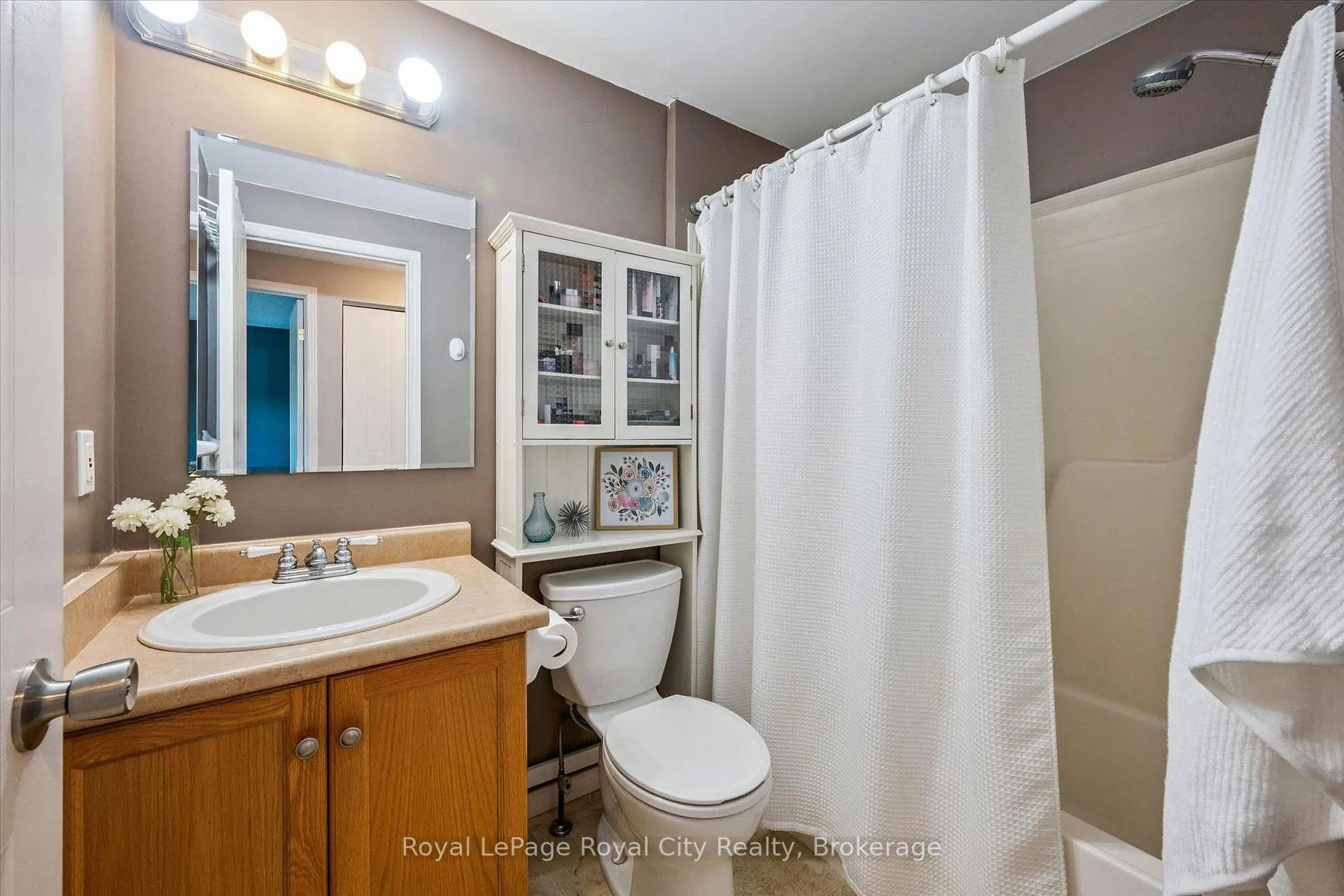 Photo 19 of Unit 24, 240 London Road W, Guelph, Downtown — HOMEH