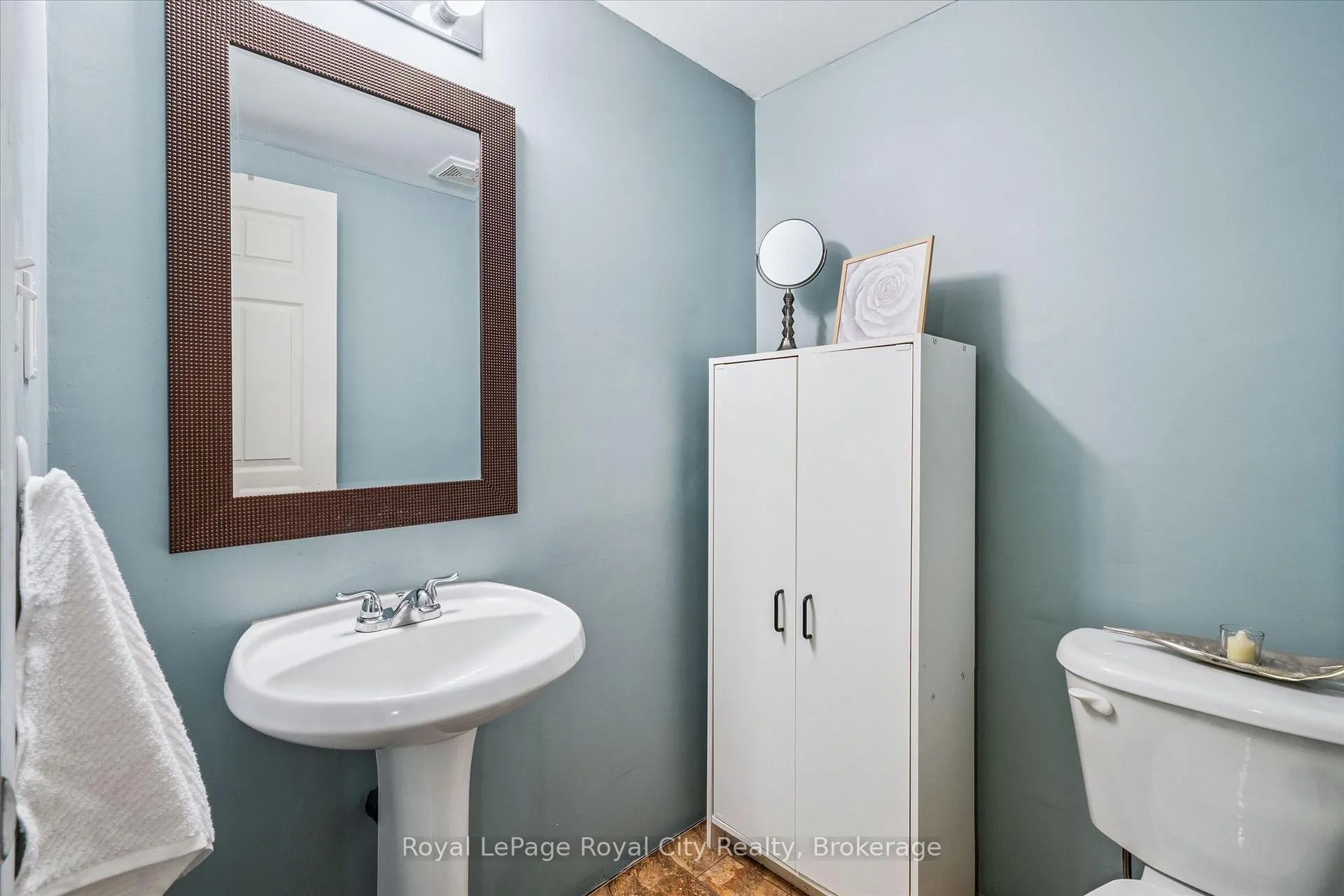 Photo 23 of Unit 24, 240 London Road W, Guelph, Downtown — HOMEH